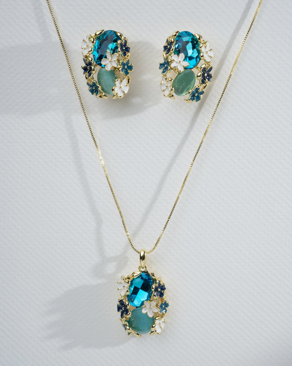 Elegant Teal Gemstone & Floral Set: Necklace and Earrings