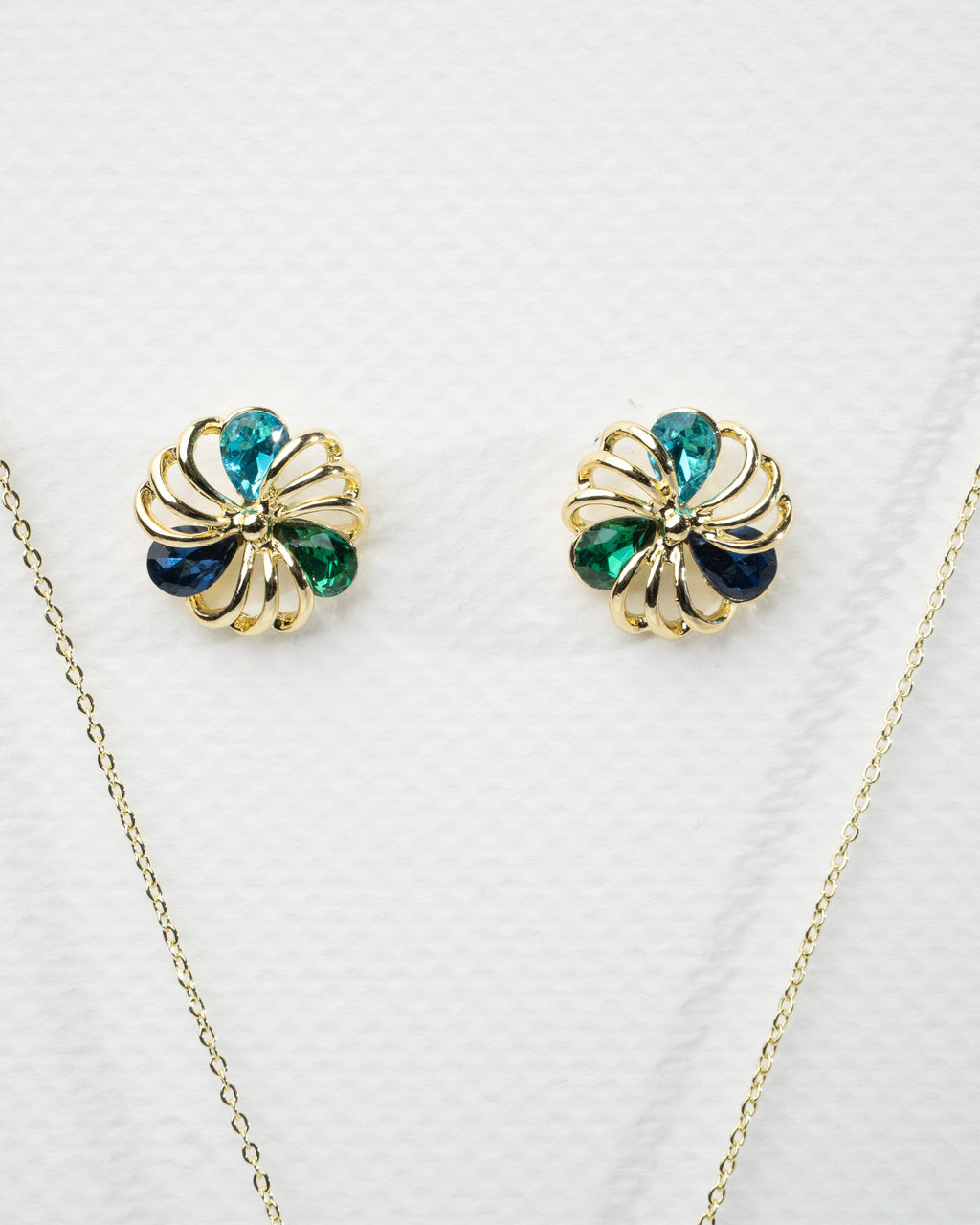 Elegant Gold and Gemstone Flower Jewelry Set