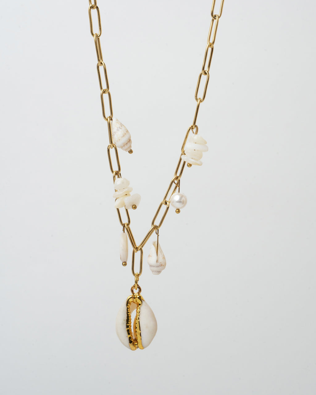 Gold Chain Seashell Pendant Necklace
