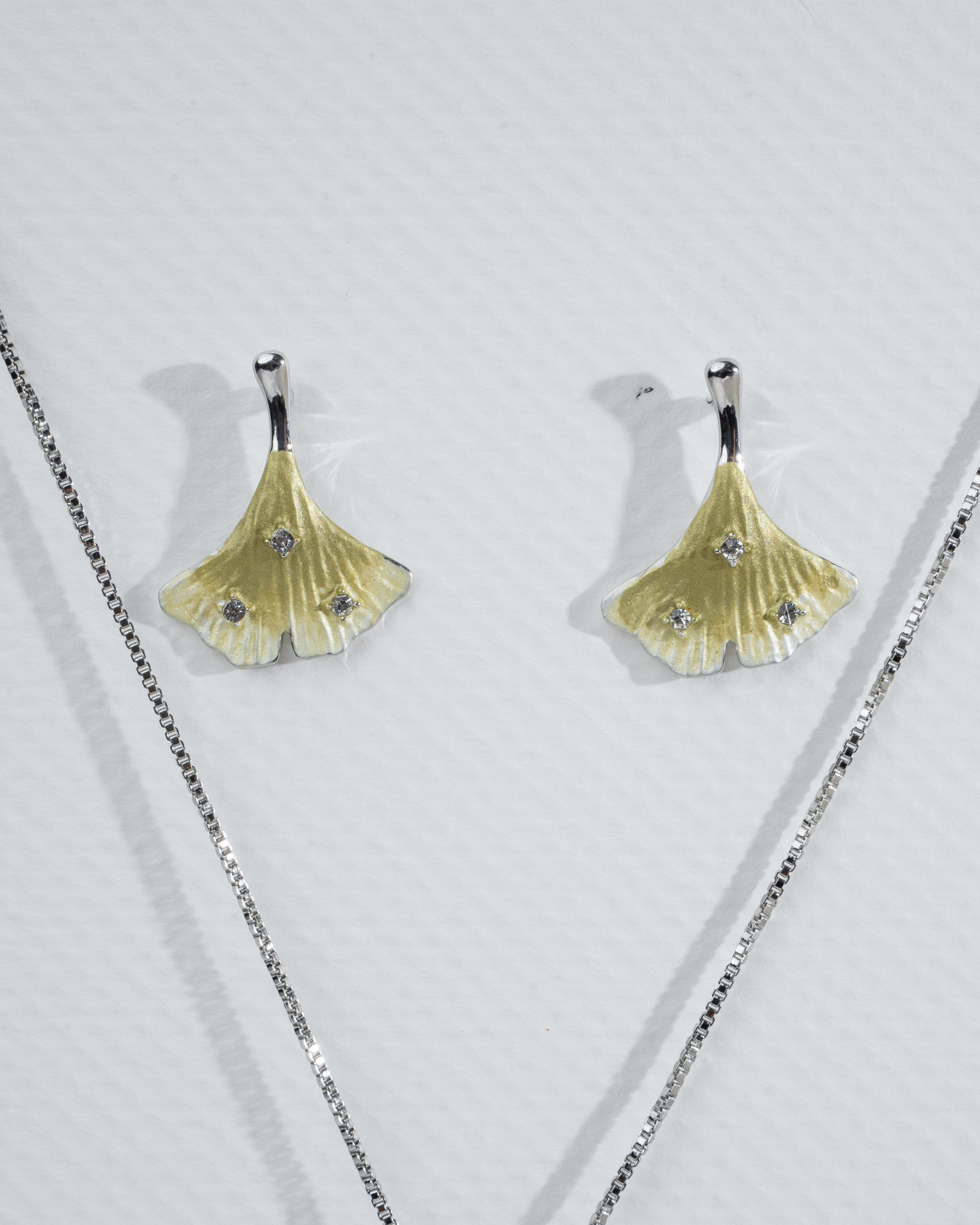 Elegant Ginkgo Leaf Jewelry Set with Pearls and Diamonds