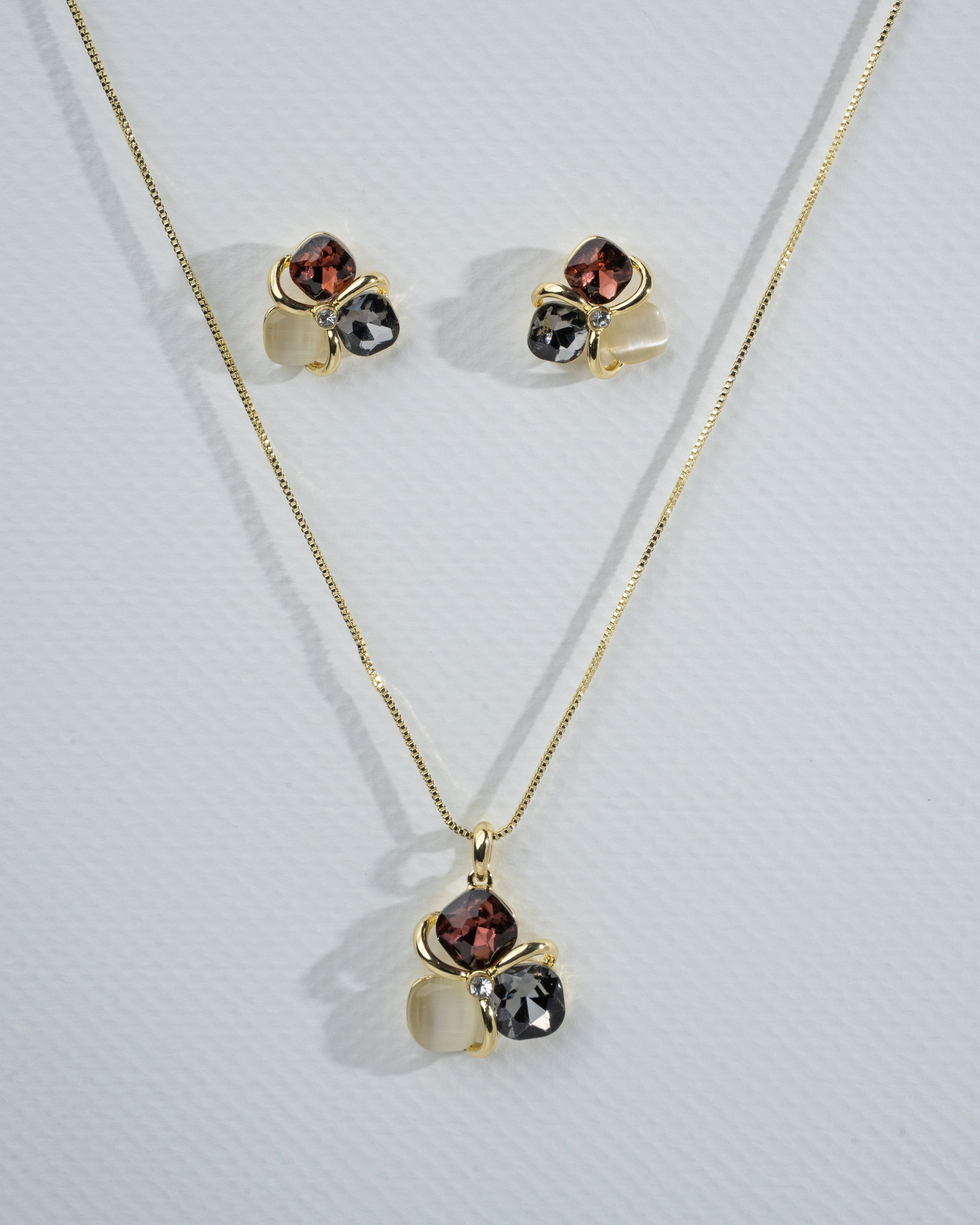 Elegant Tri-Stone Gold Necklace and Earring Set