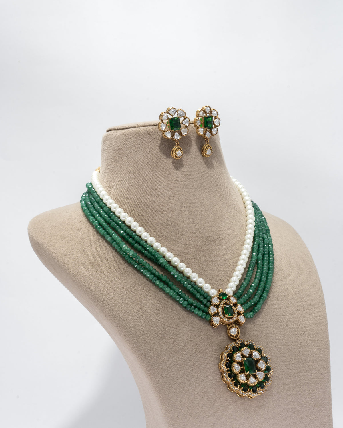 Luxury Emerald and Diamond Dangle Earrings