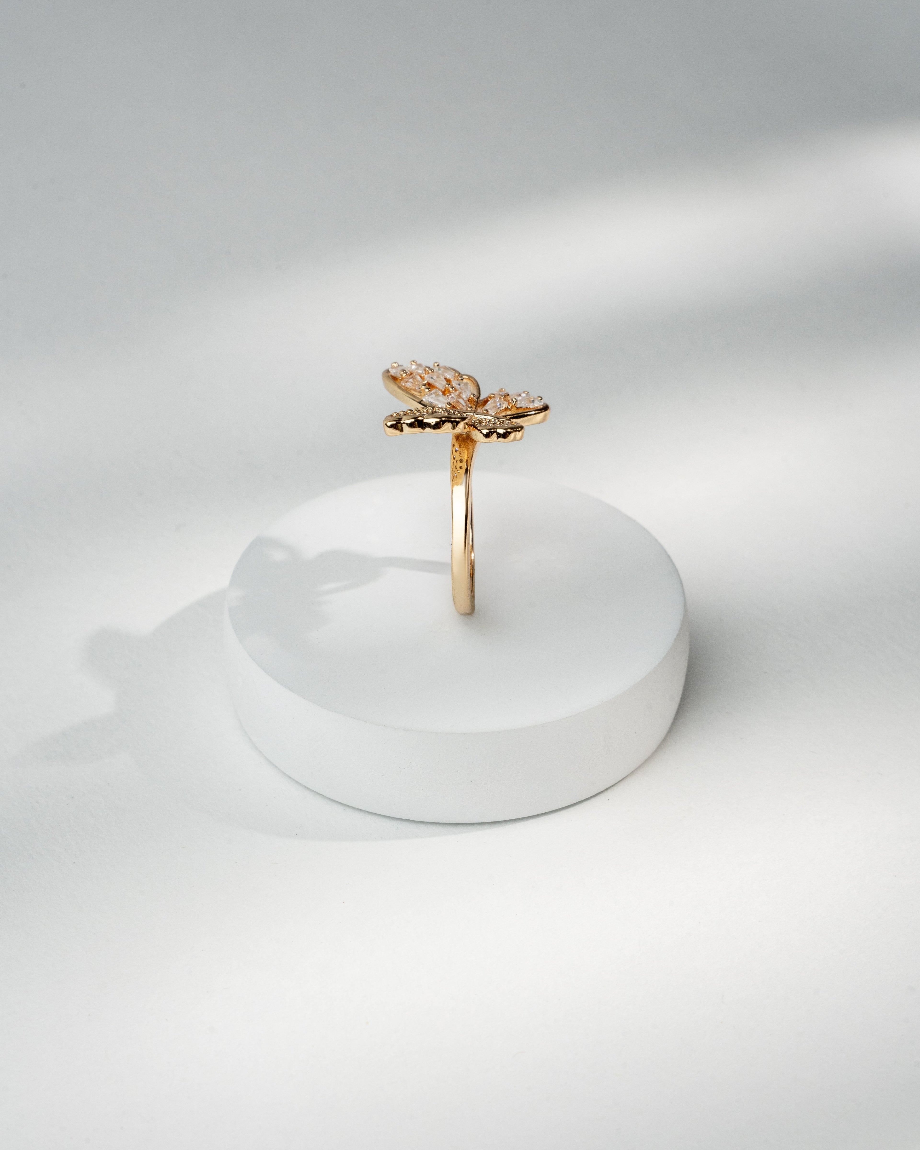Exquisite Gold Butterfly Diamond Ring