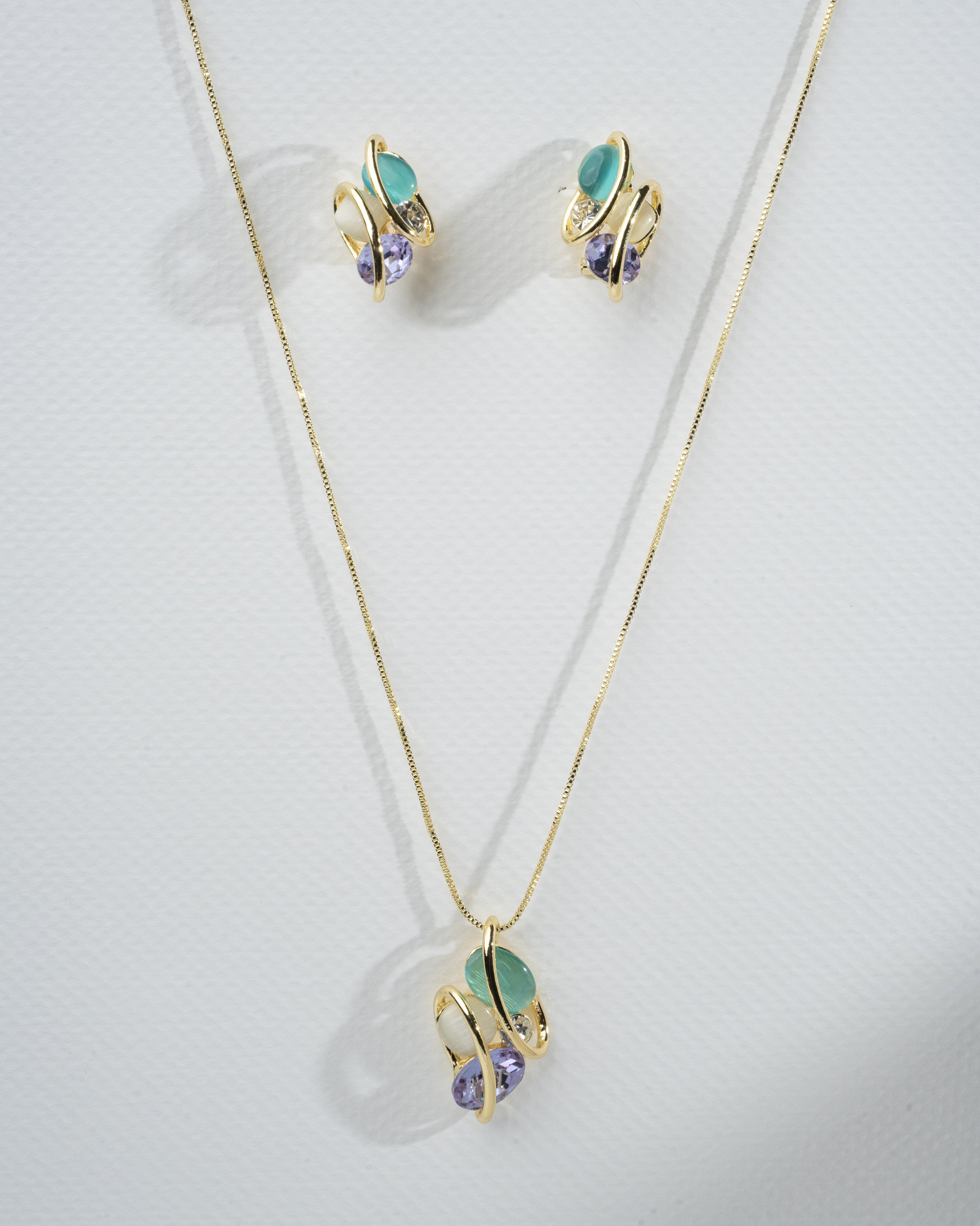 Elegant Gold-Plated Multistone Jewelry Set with Necklace and Earrings