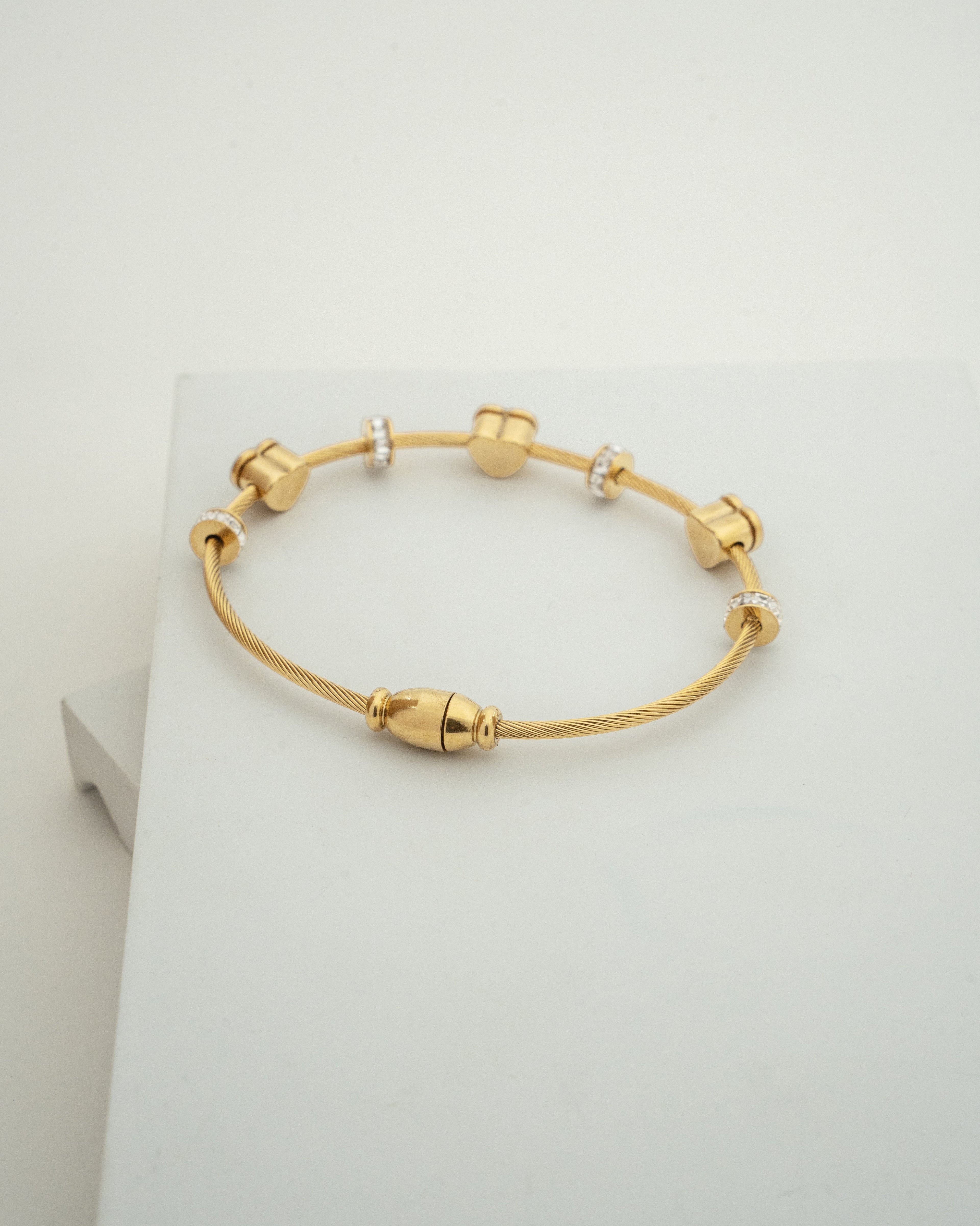 Elegant Heart Charm Gold Bracelet with Crystal Accents