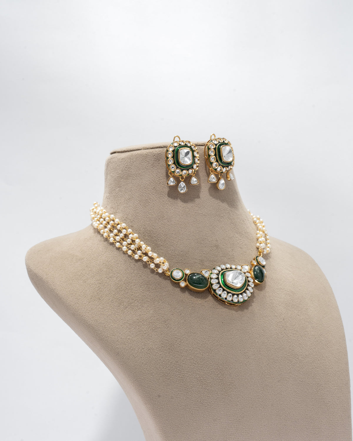 Exquisite Kundan Pearl Necklace and Earrings Set