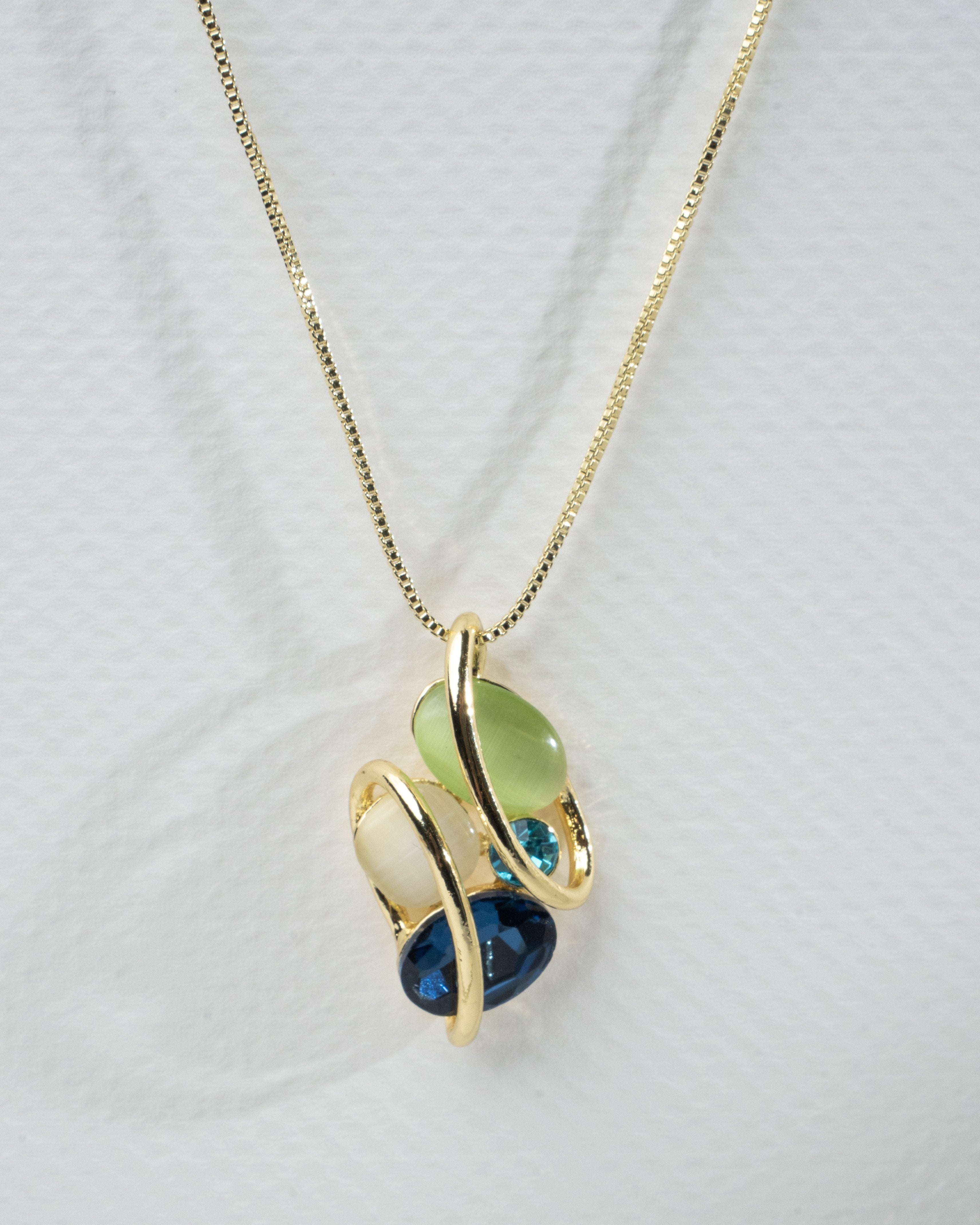 Elegant Gold Twist Jewelry Set with Multicolored Stones