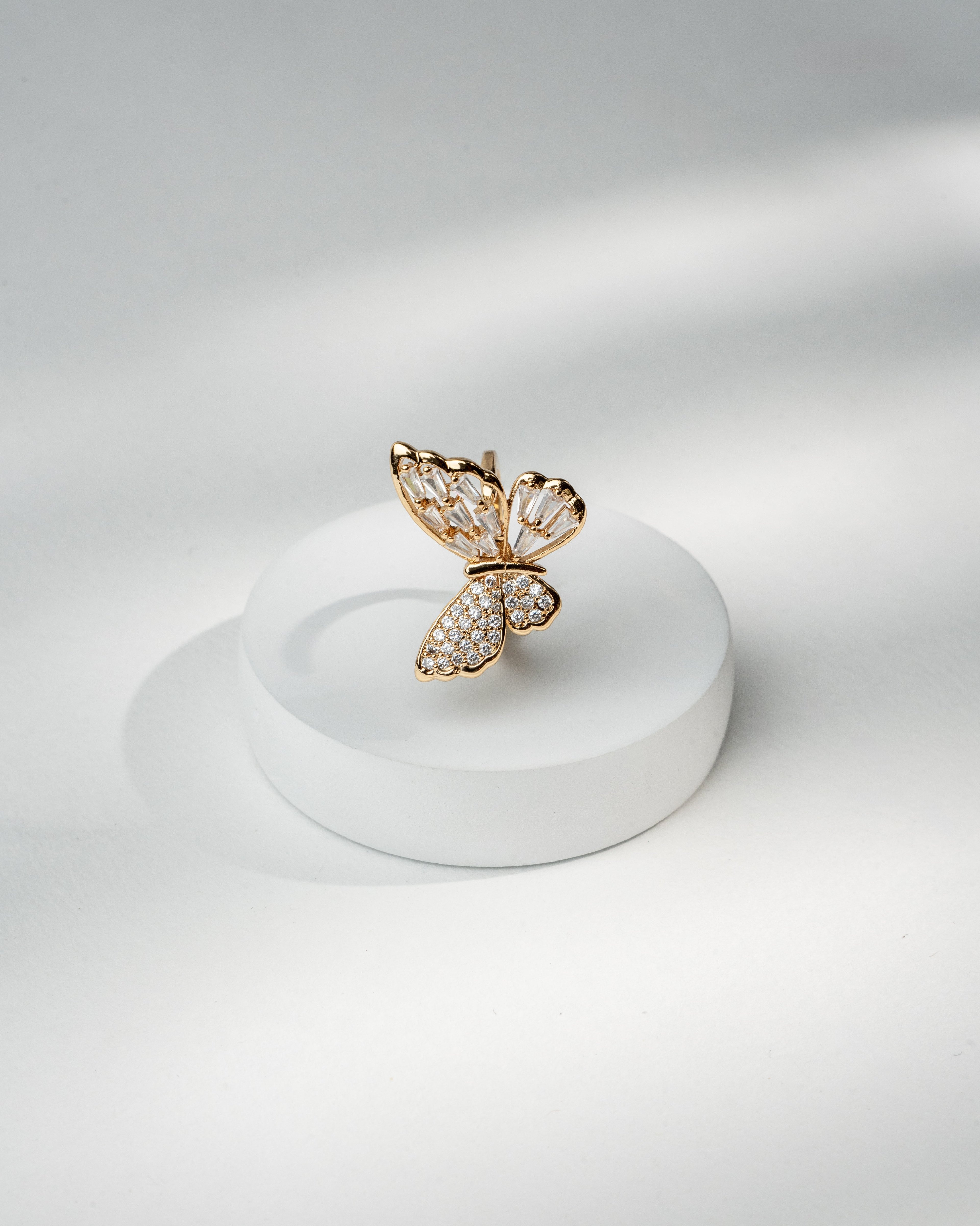 Exquisite Gold Butterfly Diamond Ring