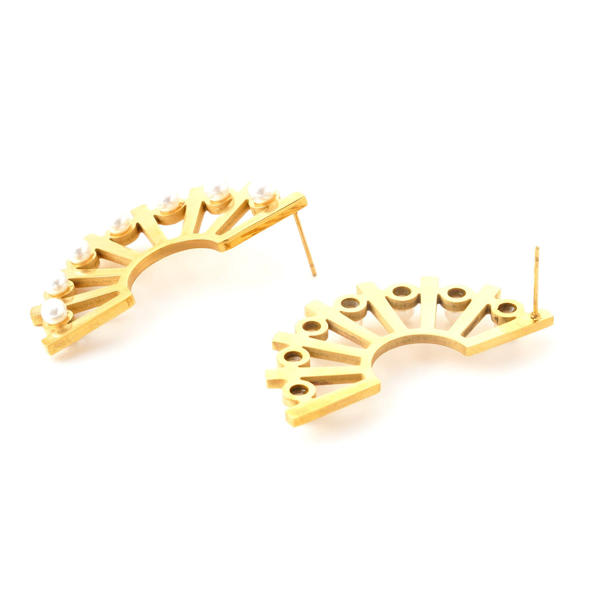 Elegant Gold and Pearl Geometric Earring