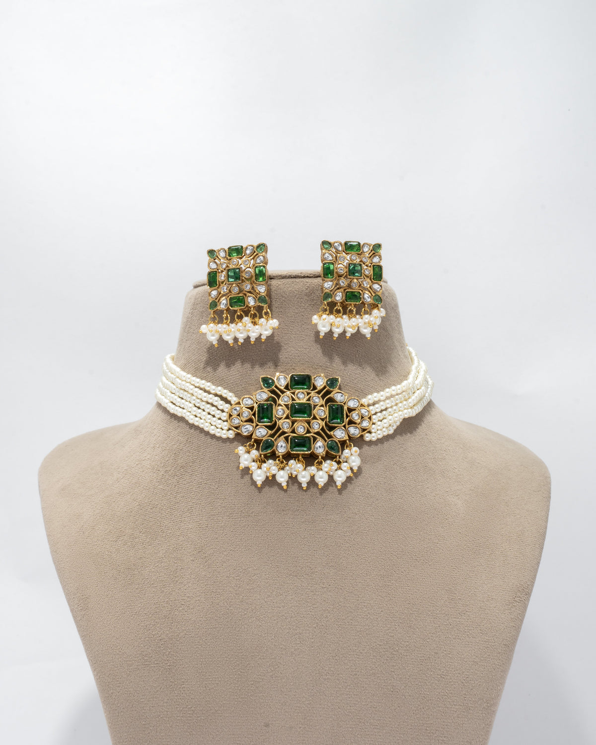 Elegant Green Gemstone and Pearl Choker Necklace Set