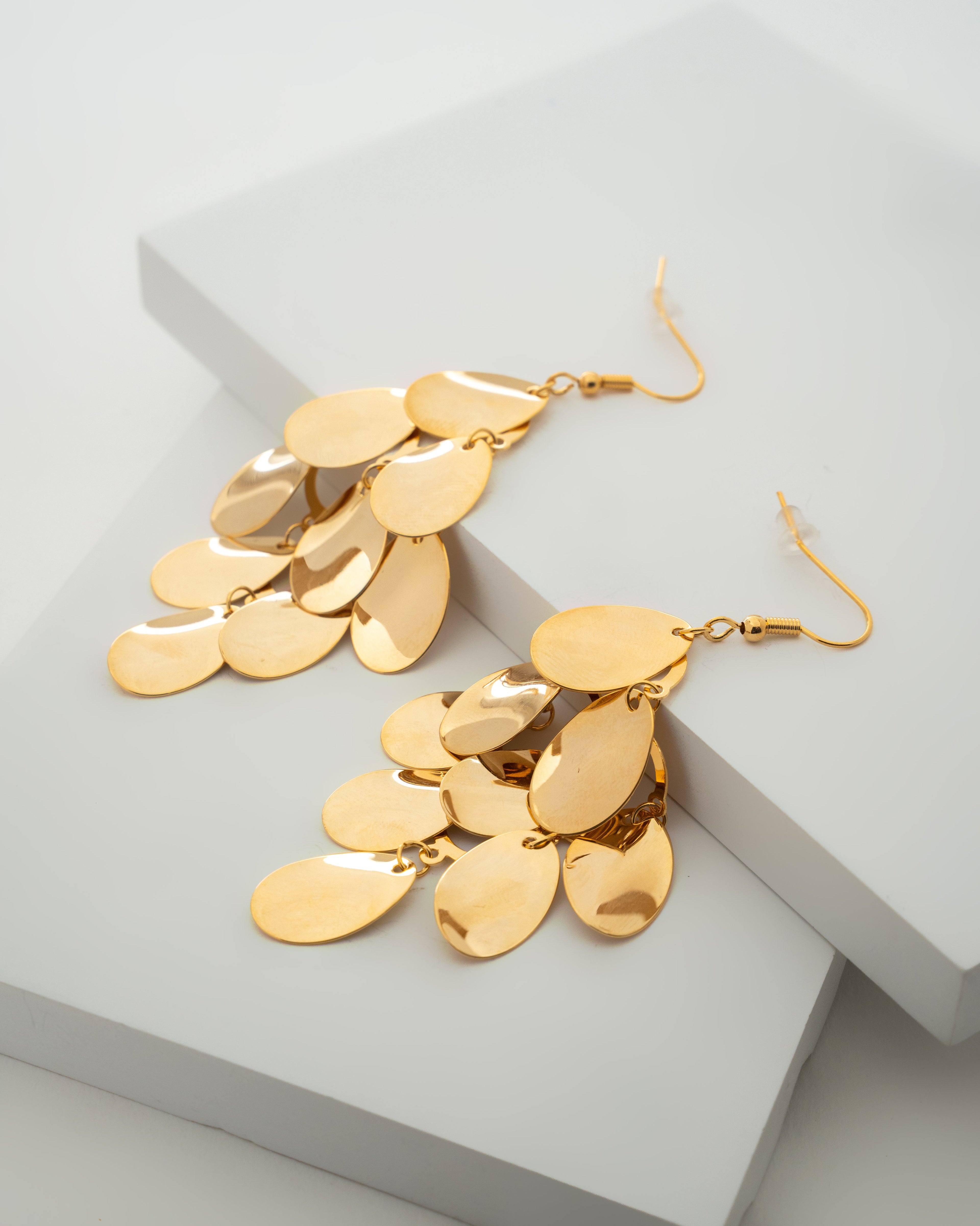 Chic Golden Dangle Cascade Earrings