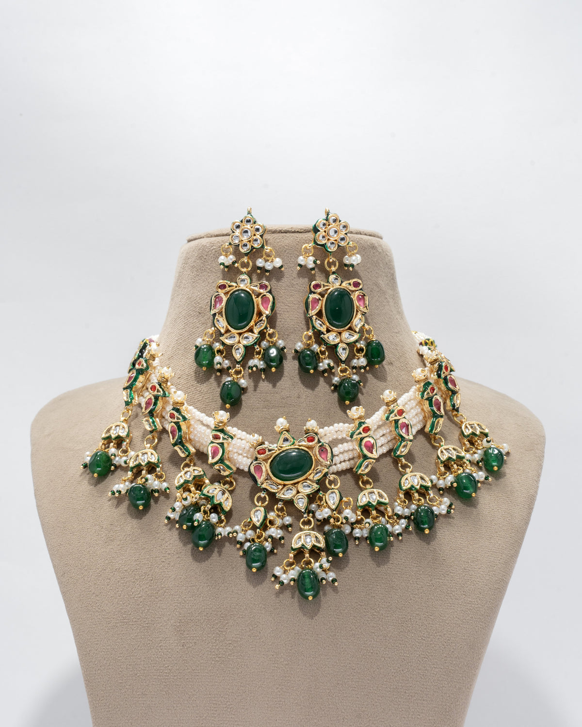 Exquisite Gold-Plated Kundan Necklace and Earrings Set with Emerald Accents
