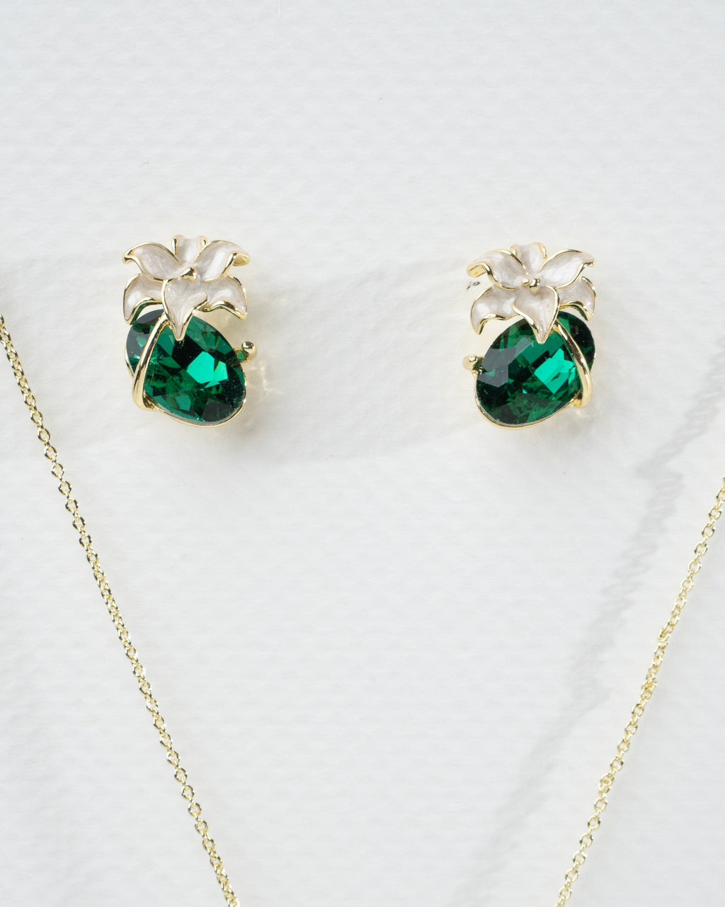 Elegant Emerald Pineapple Pendant and Earring Set