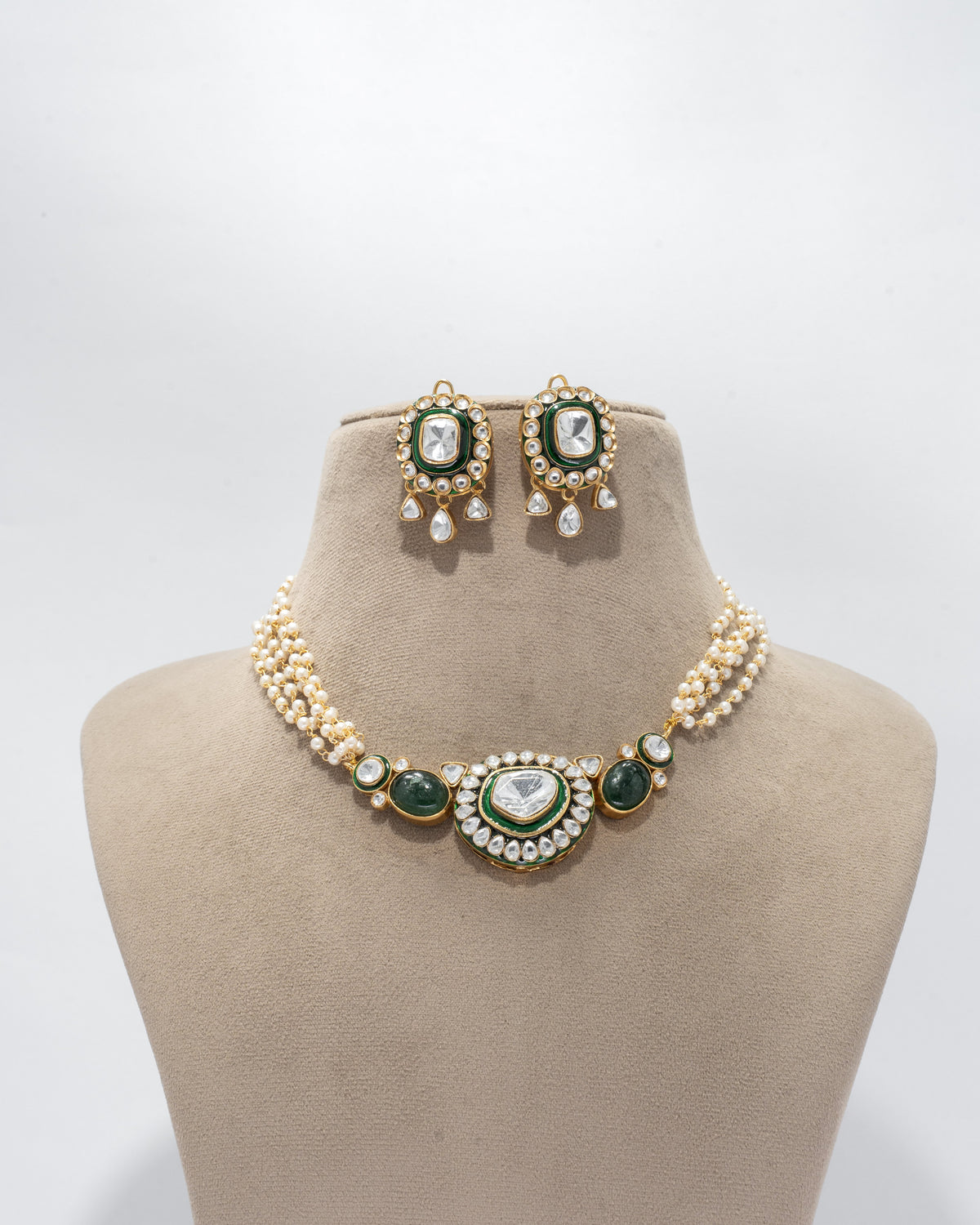Exquisite Kundan Pearl Necklace and Earrings Set
