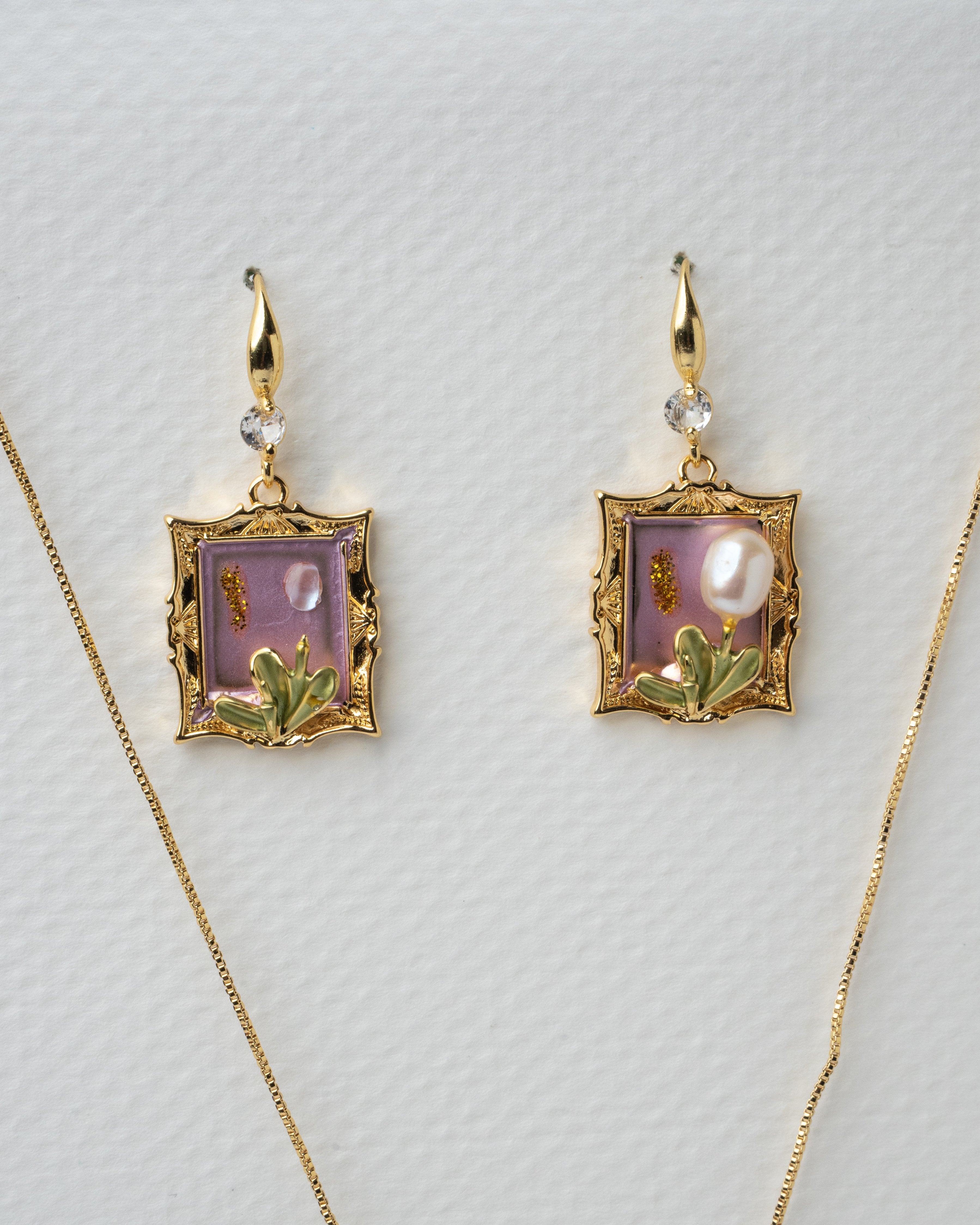 Elegant Floral Frame Pendant and Earring Set