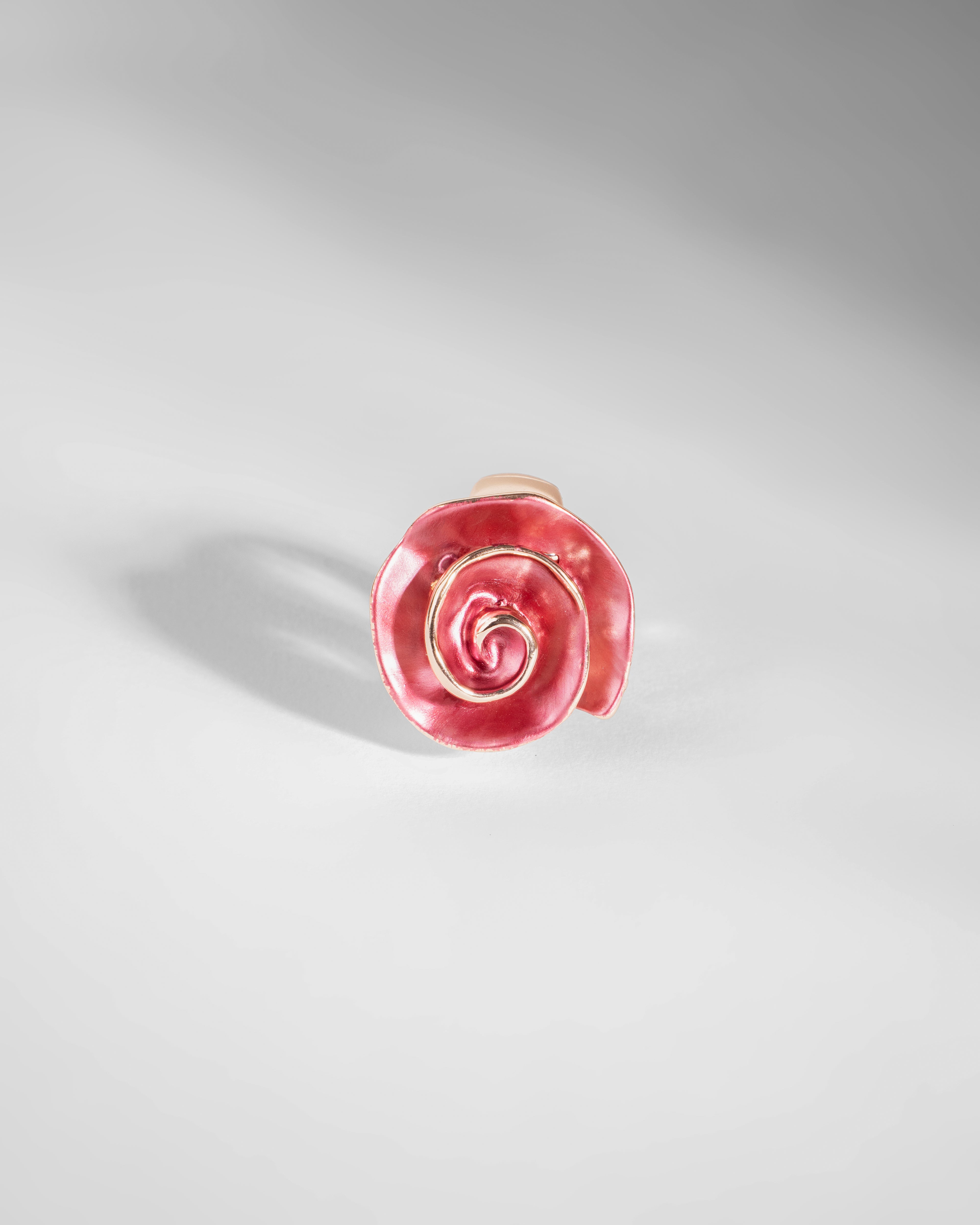 Elegant Rose Spiral Ceramic Ring Holder