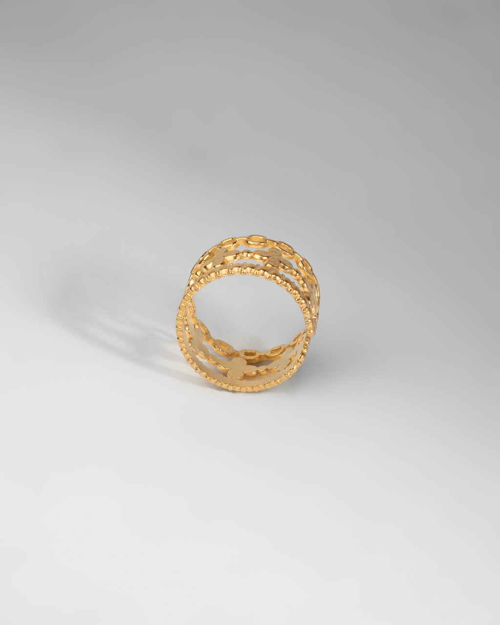 Elegant Gold Plated Flower Pattern Ring