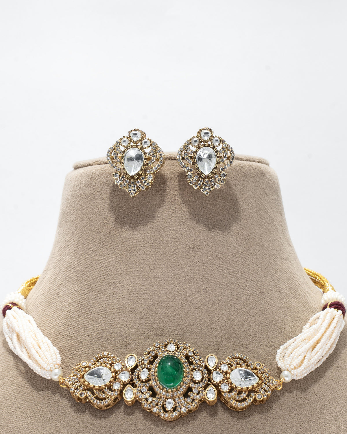 Exquisite Kundan and Pearl Bridal Jewelry Set