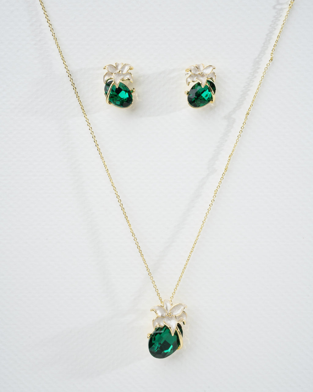 Elegant Emerald Pineapple Pendant and Earring Set