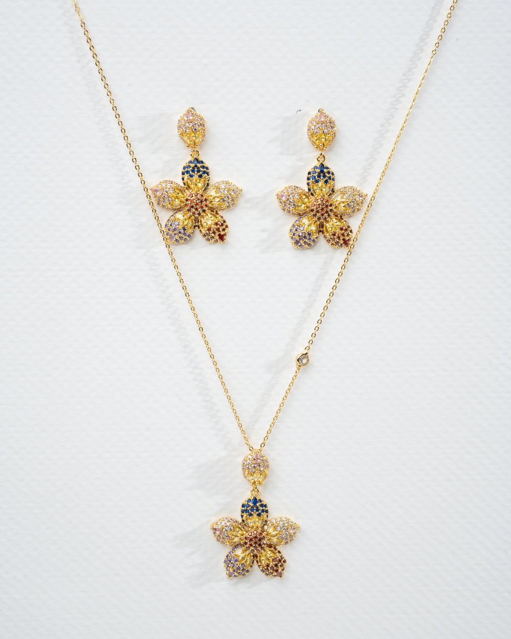 Exquisite Floral Gold Necklace and Earring Set with Multicolor Gemstones