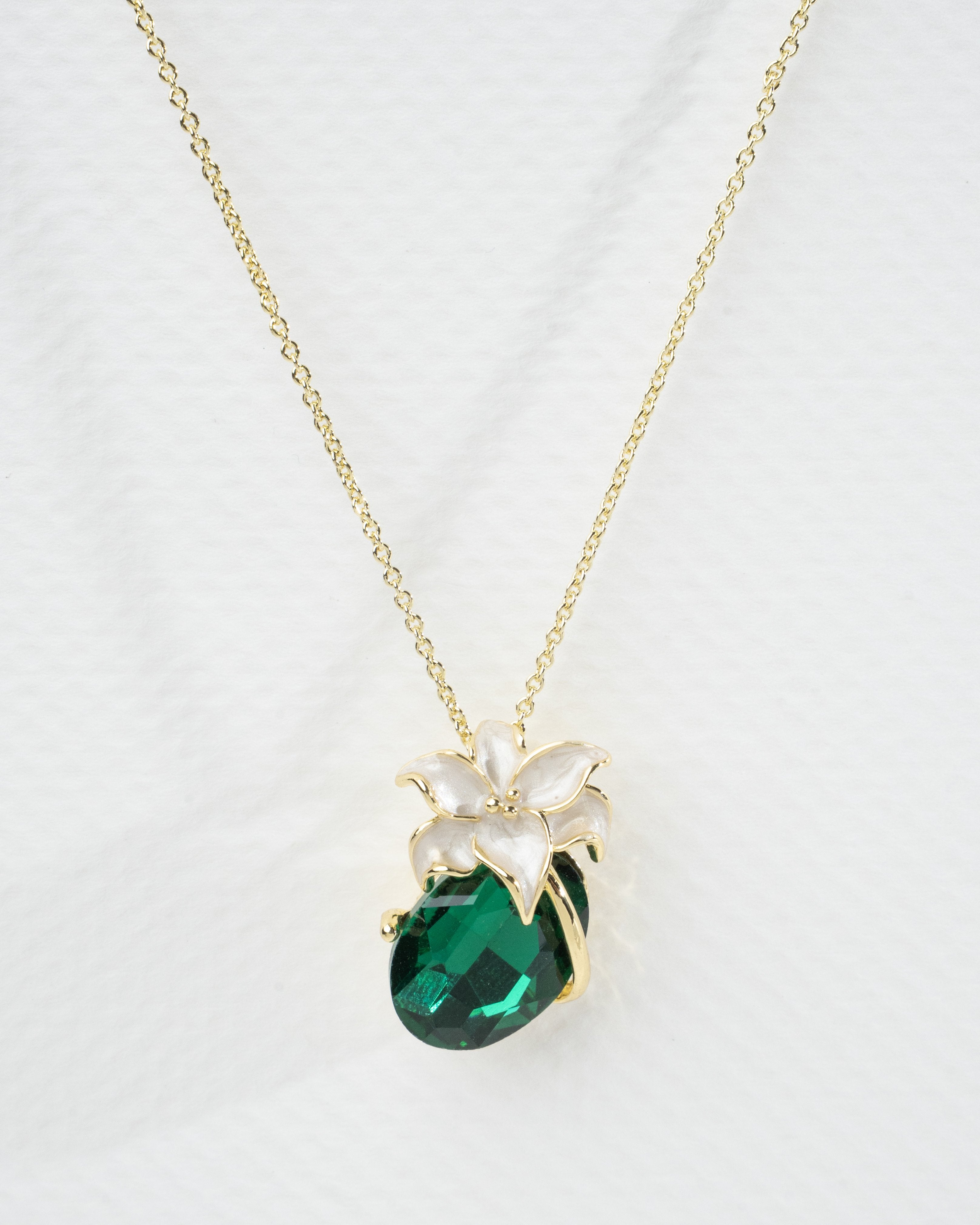 Elegant Emerald Pineapple Pendant and Earring Set