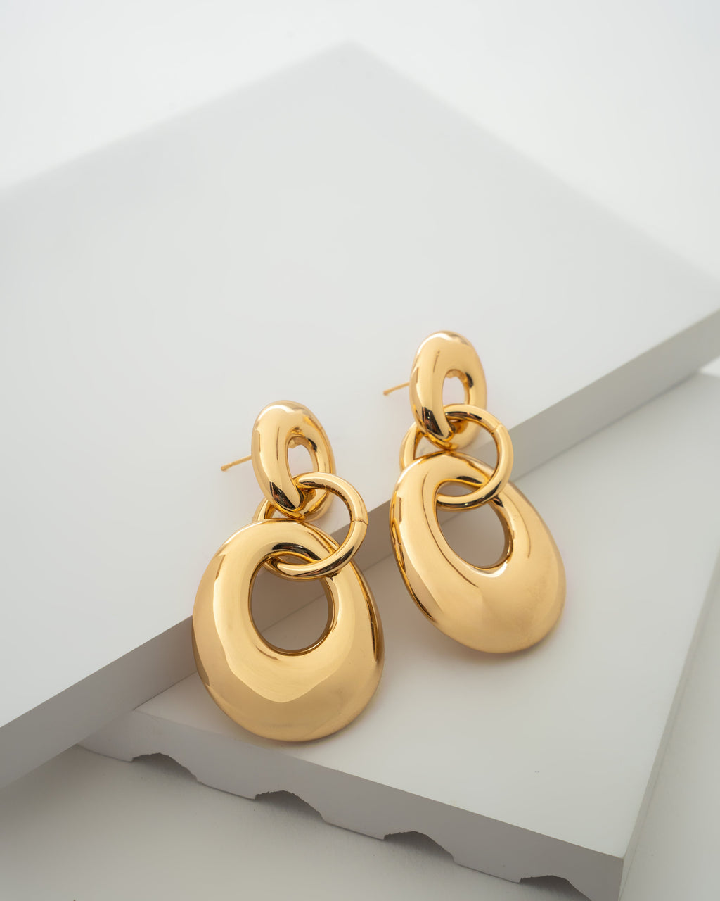 Elegant Gold Tone Link Earrings