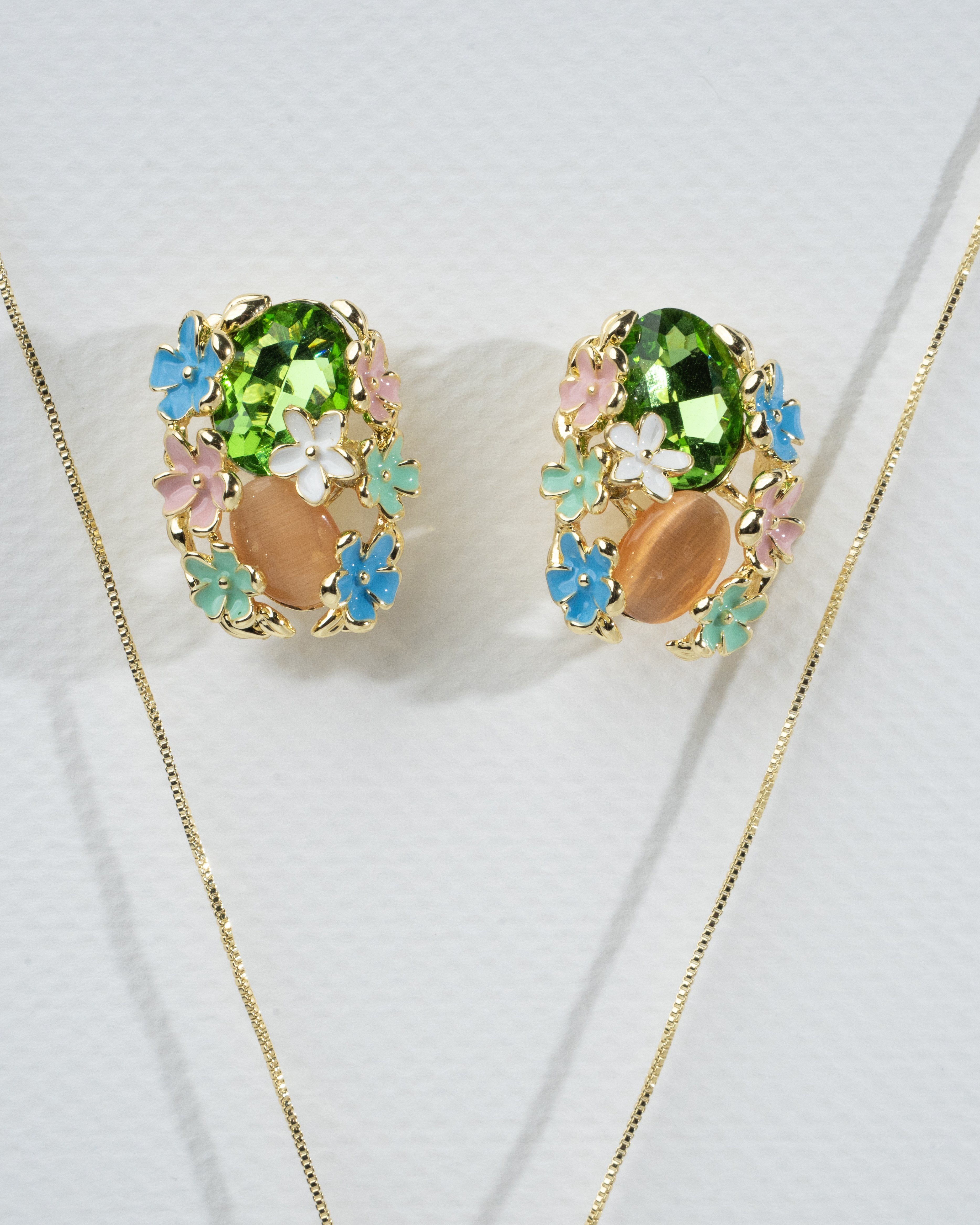 Elegant Floral and Gemstone Jewelry Set - Necklace and Earrings