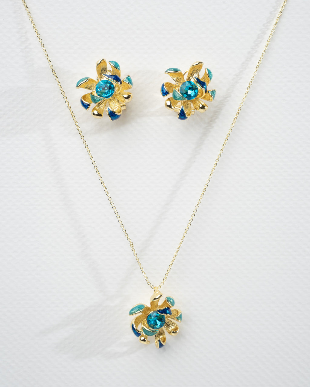 Exquisite Blue Floral Pendant and Earring Set