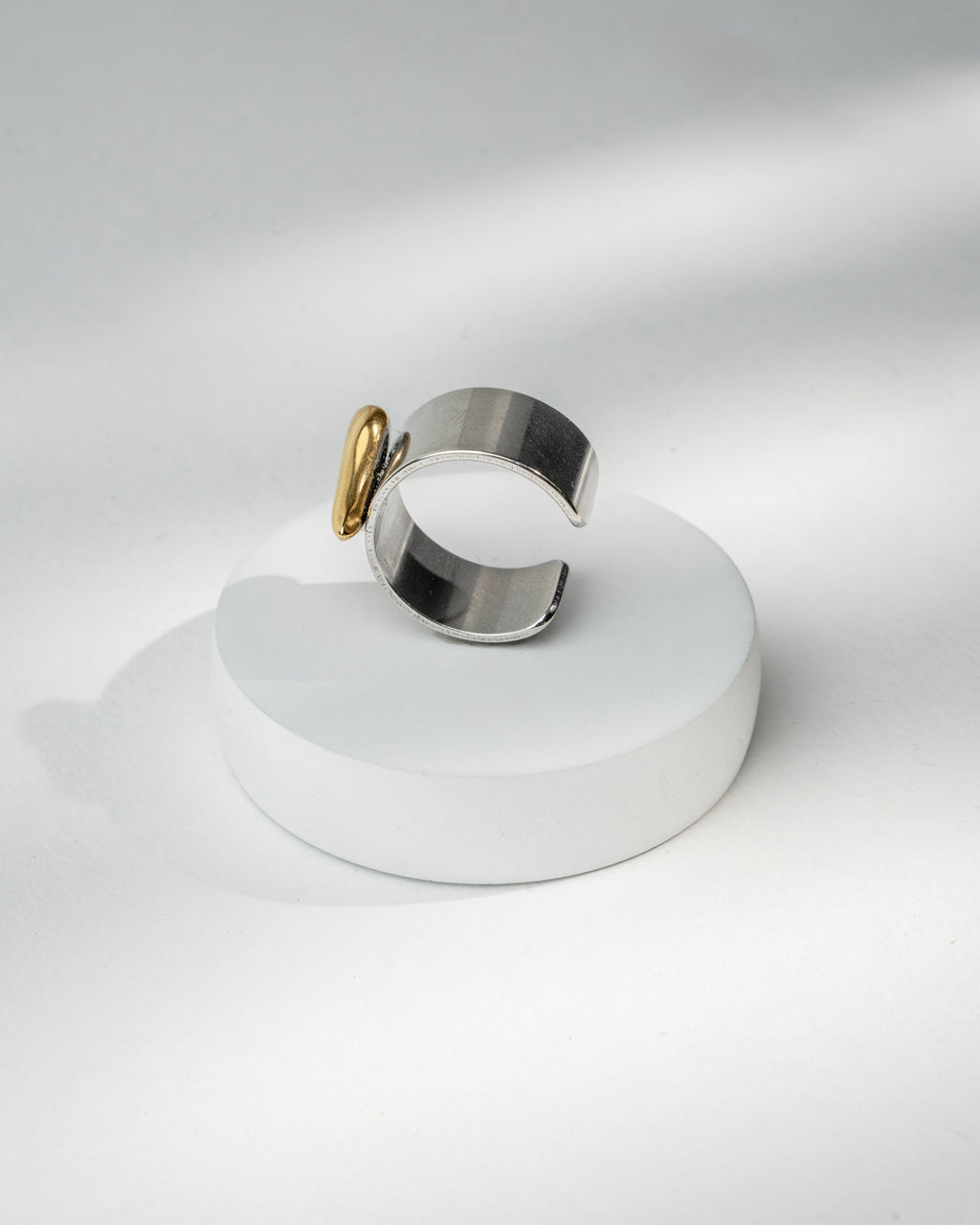 Elegant Gold and Silver Heart Ring