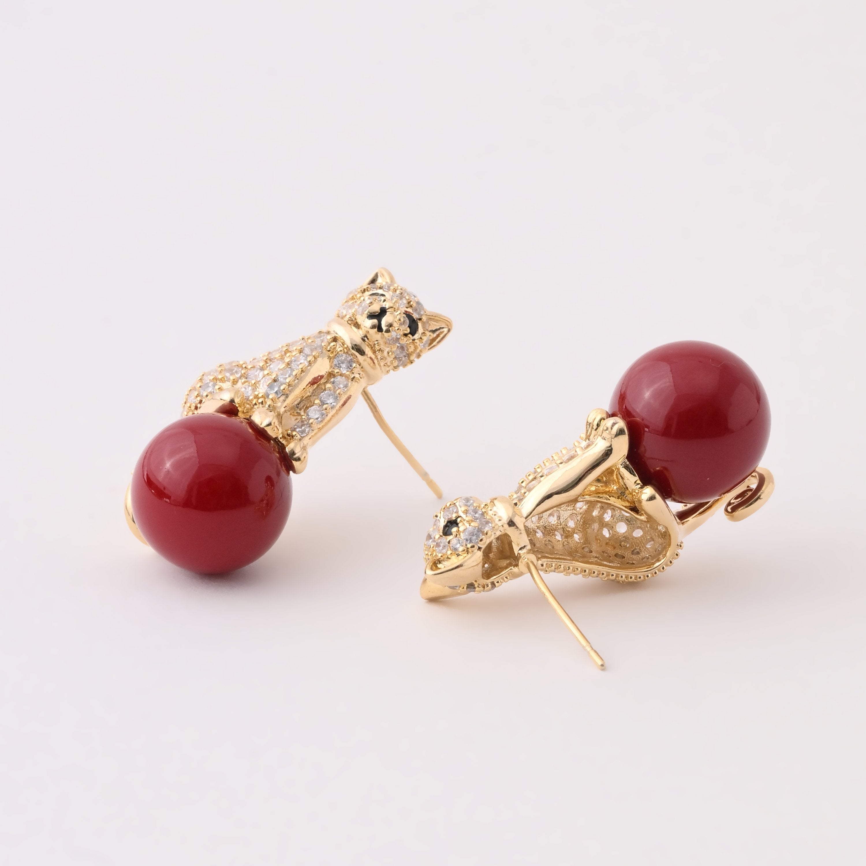 Elegant Feline Charm Cubic Zirconia and Enamel Cat Earrings