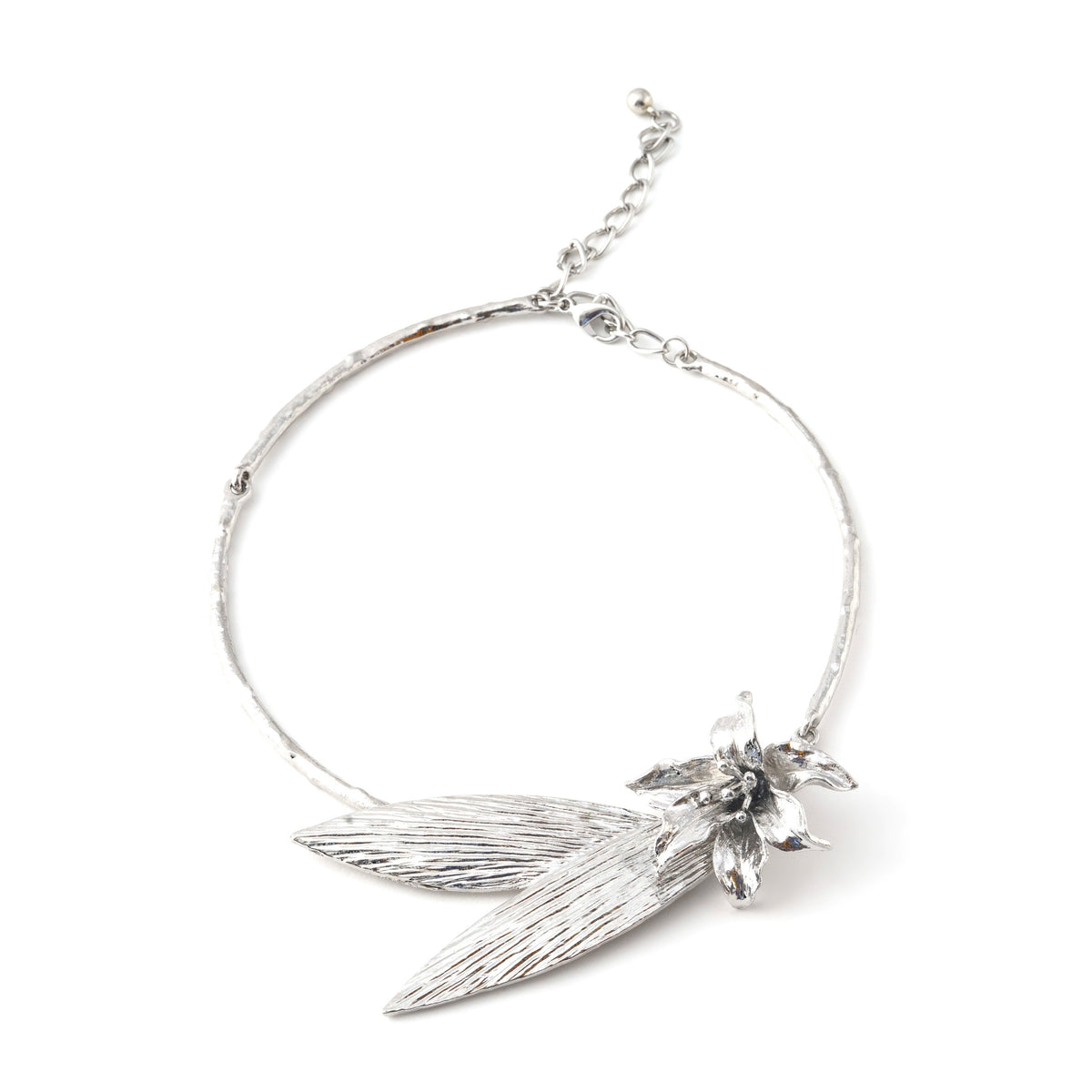 Elegant Silver Floral Leaf Nacklace
