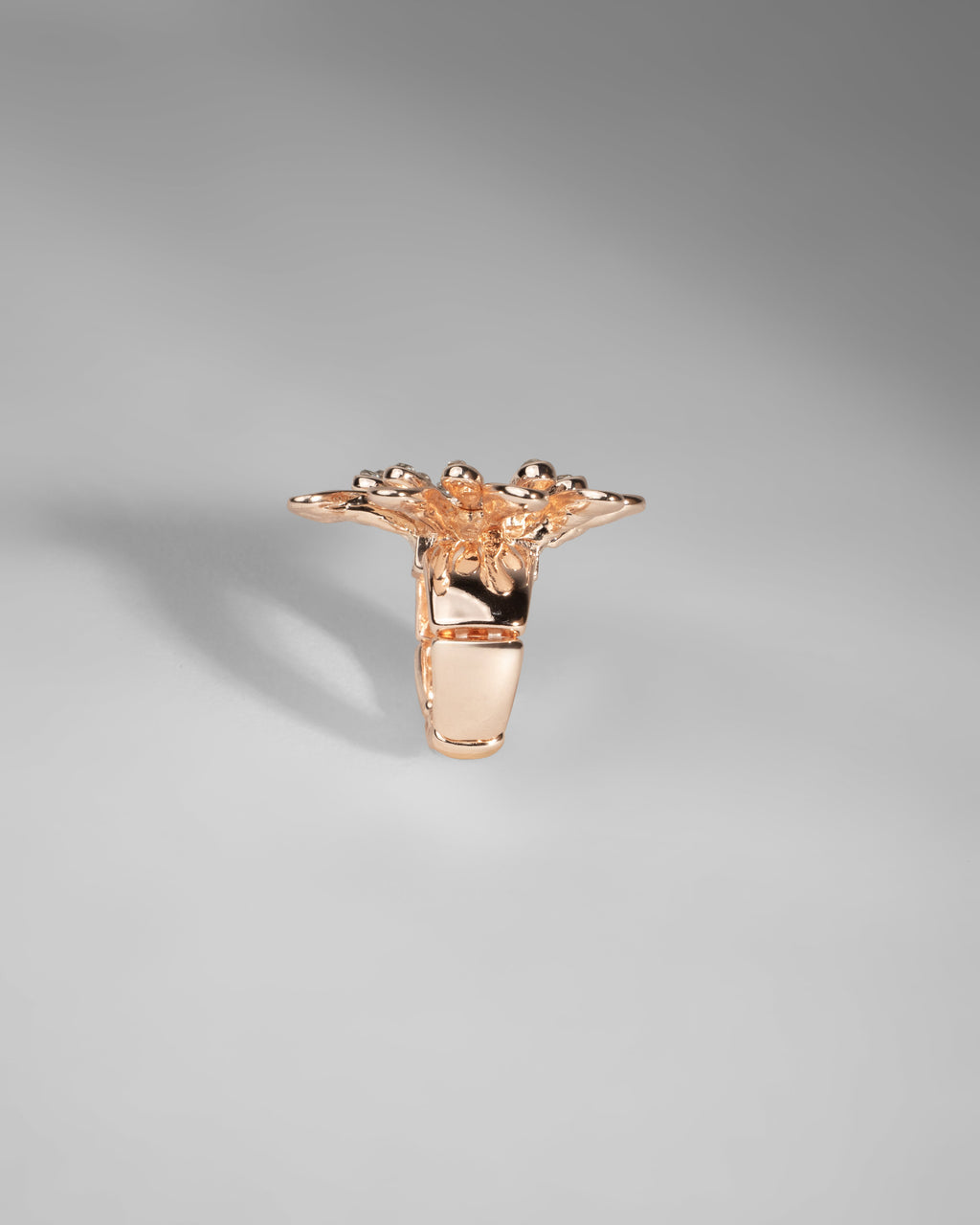Exquisite Rose Gold Diamond-Studded Butterfly Ring