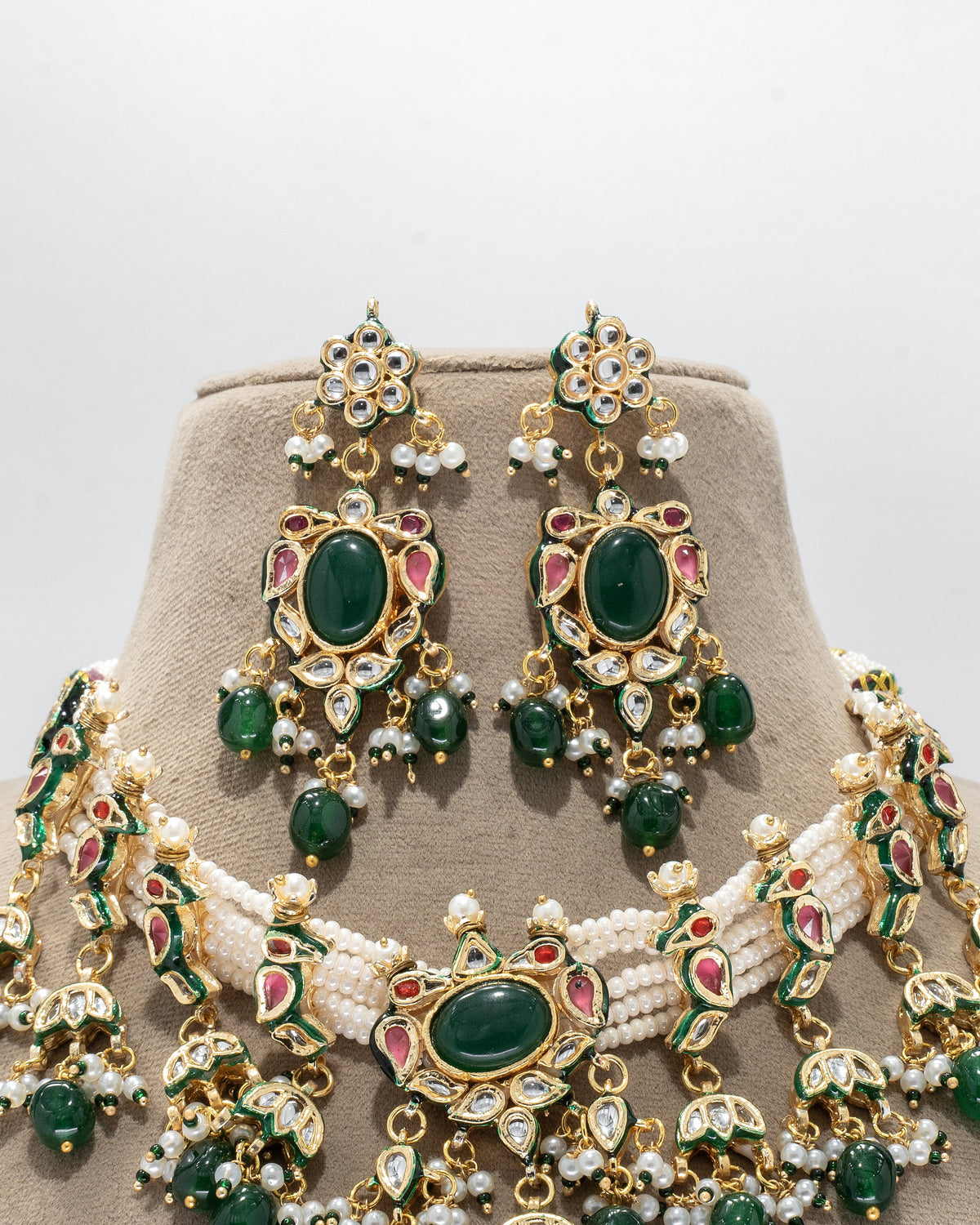 Exquisite Gold-Plated Kundan Necklace and Earrings Set with Emerald Accents