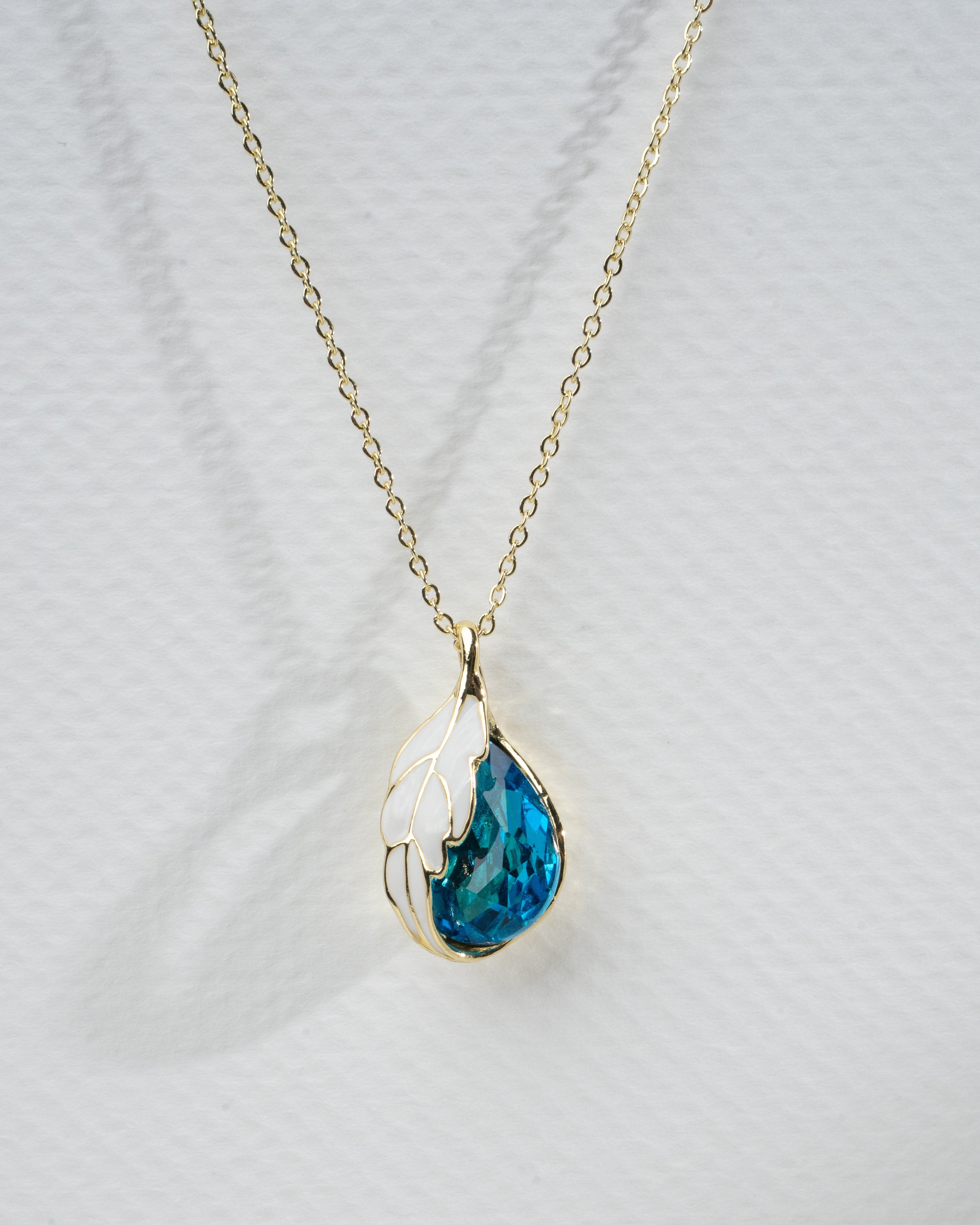 Elegant Blue Crystal Teardrop Necklace and Earrings Set