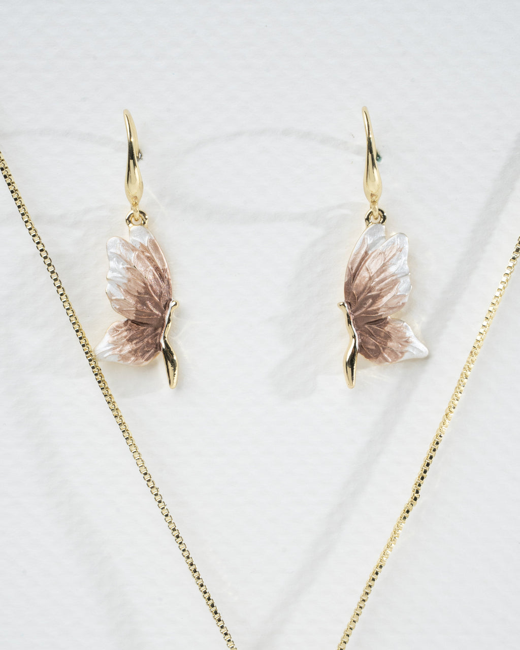 Elegant Butterfly Motif Jewelry Set - Necklace and Earrings