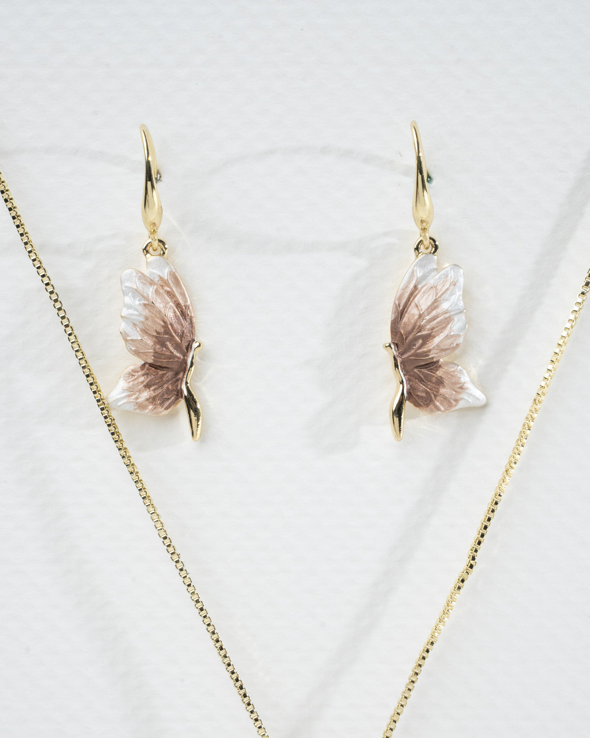 Elegant Butterfly Motif Jewelry Set - Necklace and Earrings