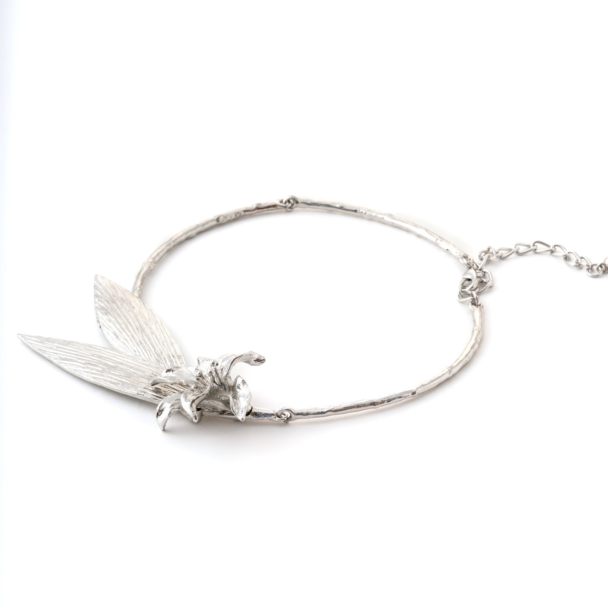 Elegant Silver Floral Leaf Nacklace