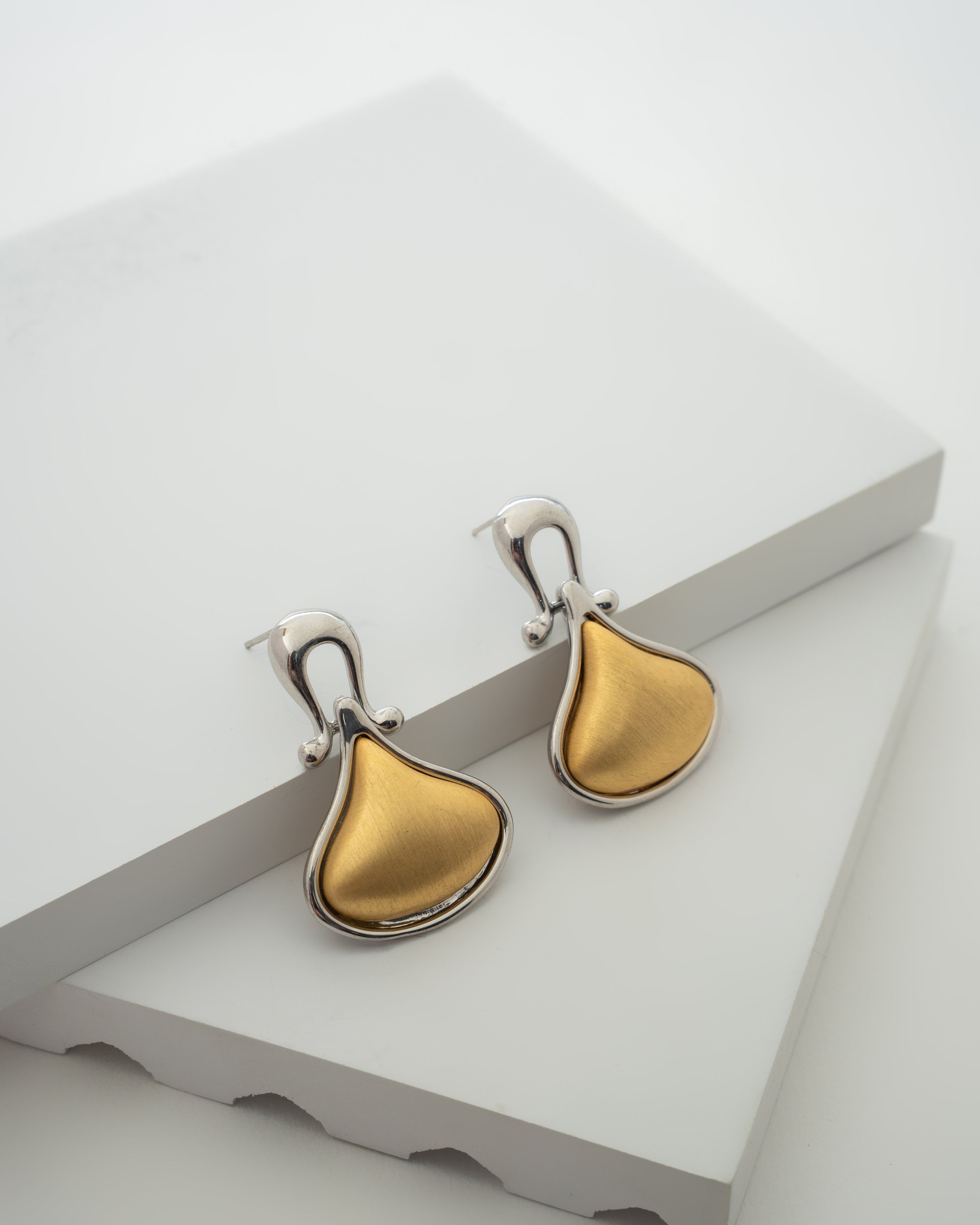 Elegant Two-Tone Teardrop Earrings
