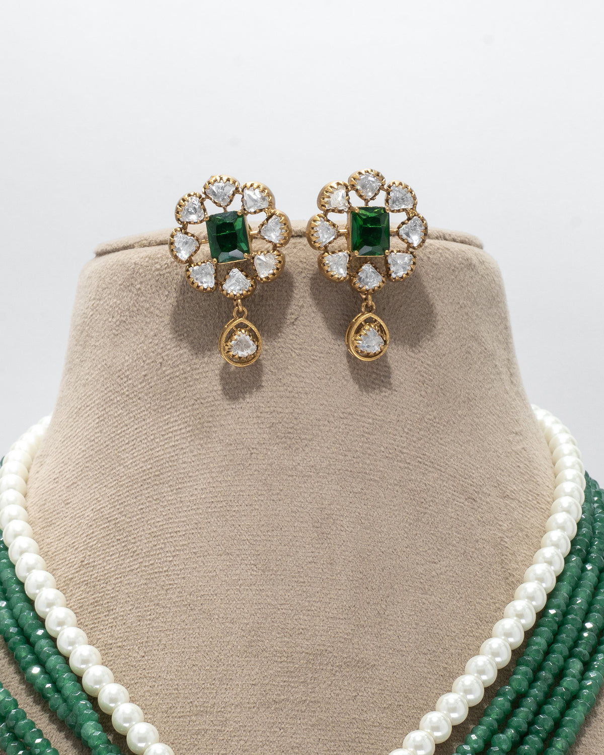 Luxury Emerald and Diamond Dangle Earrings