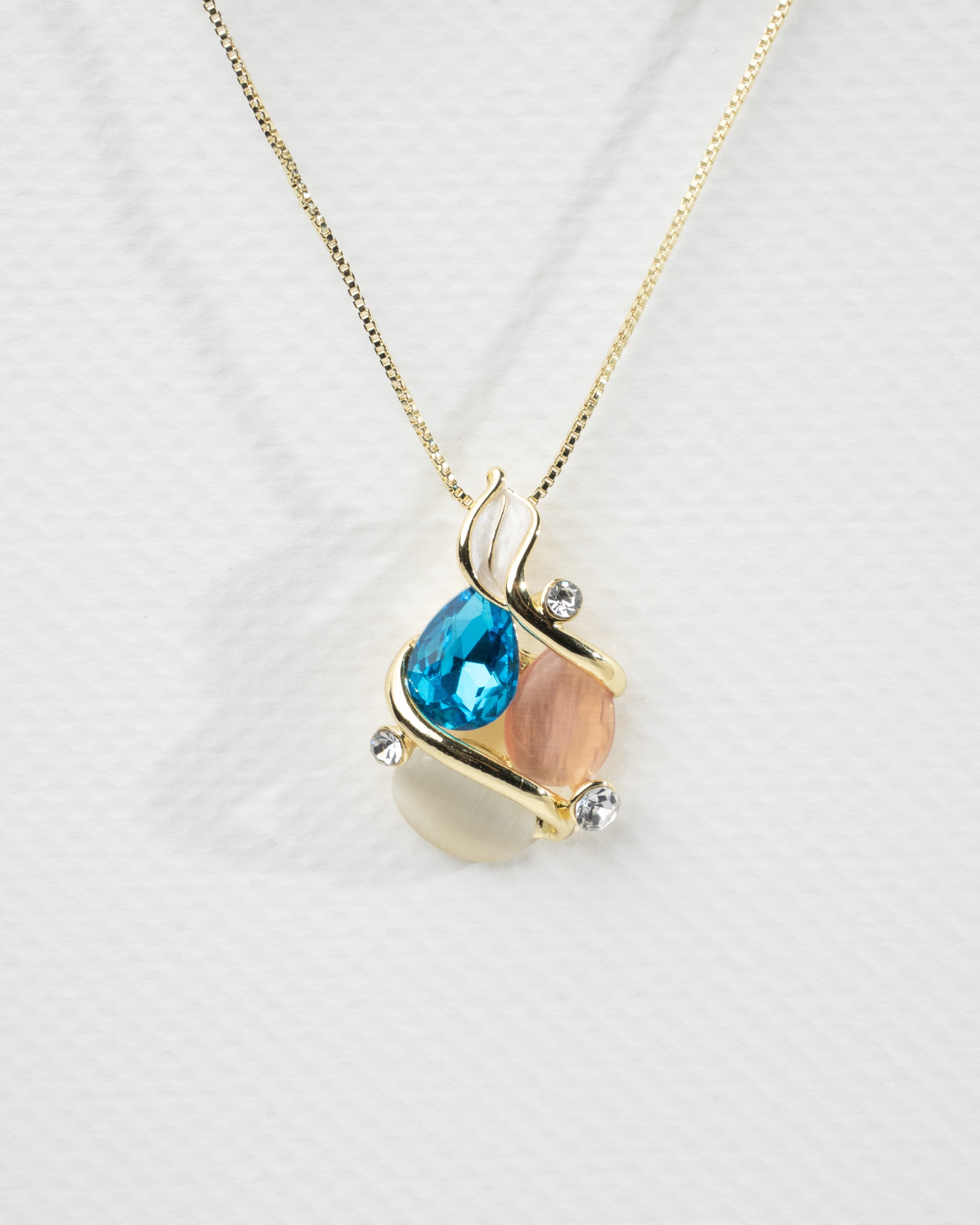 Elegant Tri-Gem Gold Pendant Necklace