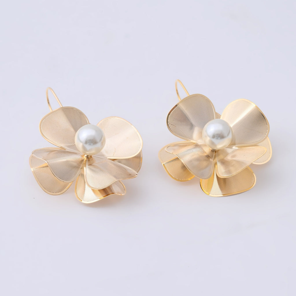 Elegant Gold Floral Pearl Earrings