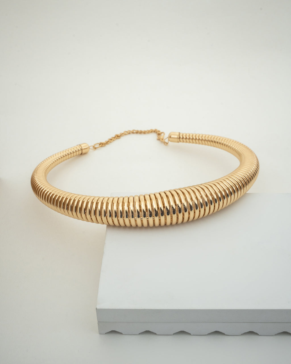 Elegant Gold-Tone Coil Design Choker Necklace