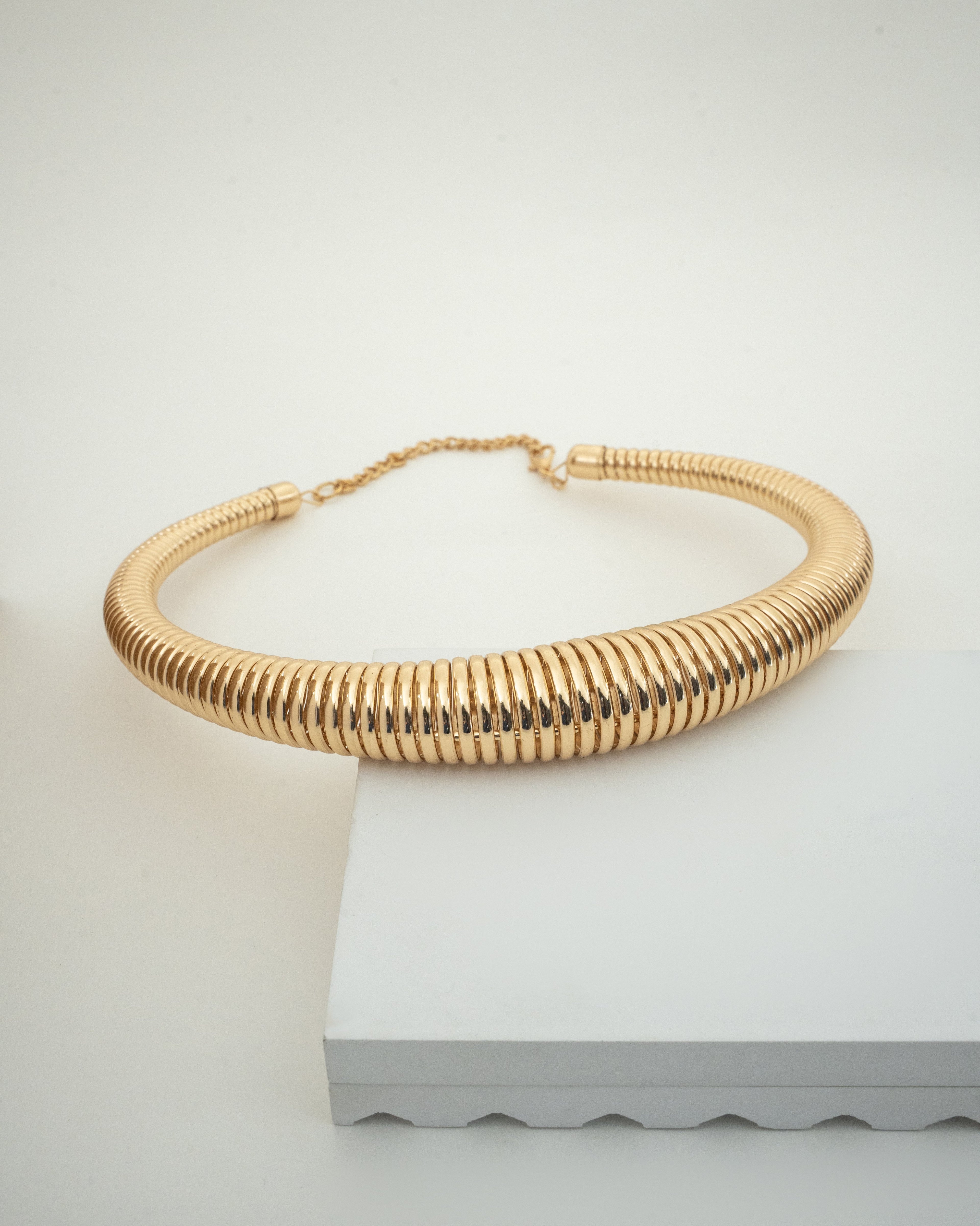 Elegant Gold-Tone Coil Design Choker Necklace