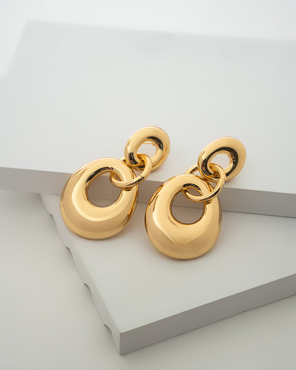 Elegant Gold Tone Link Earrings