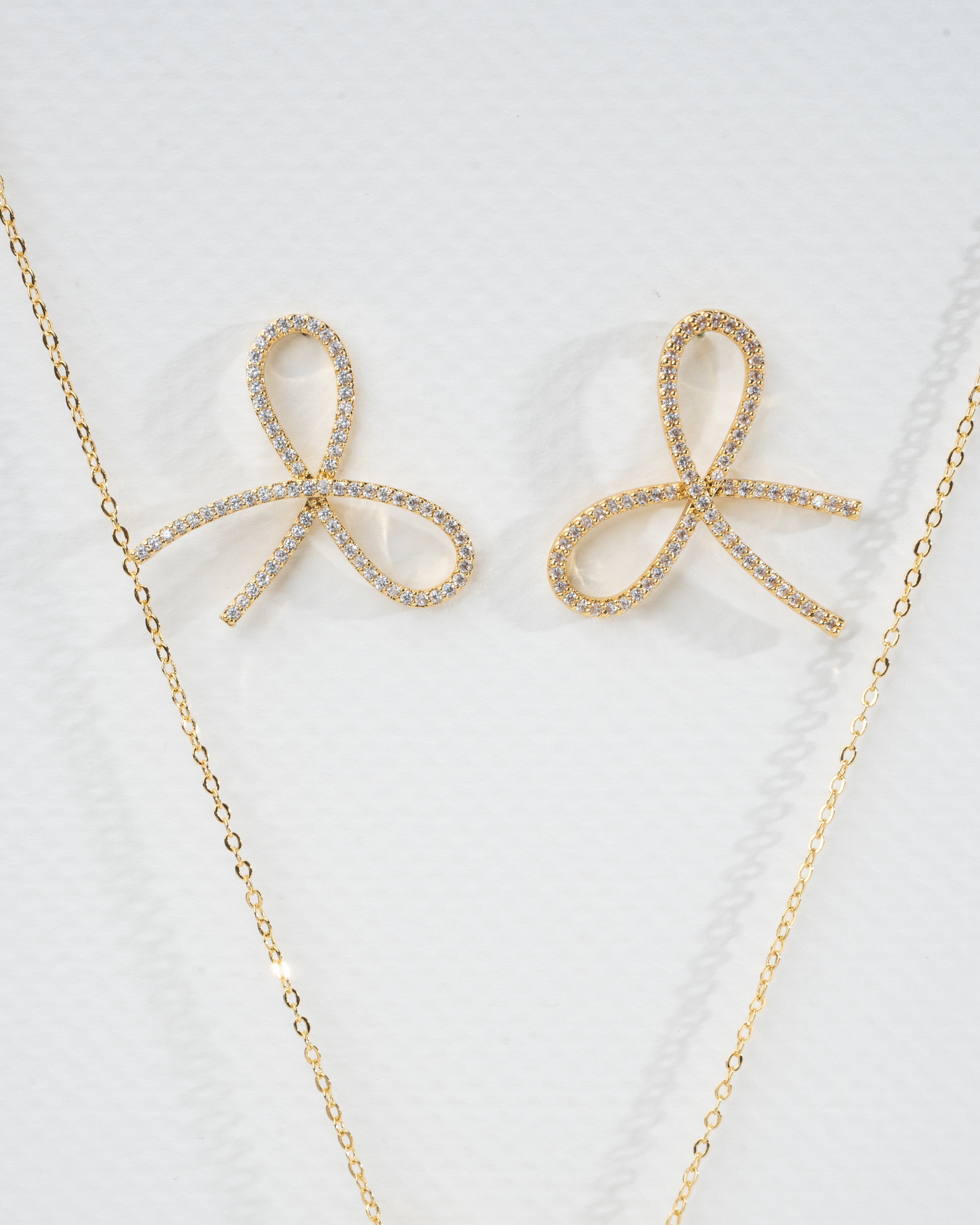 Elegant Gold Bow Jewelry Set - Necklace and Earrings