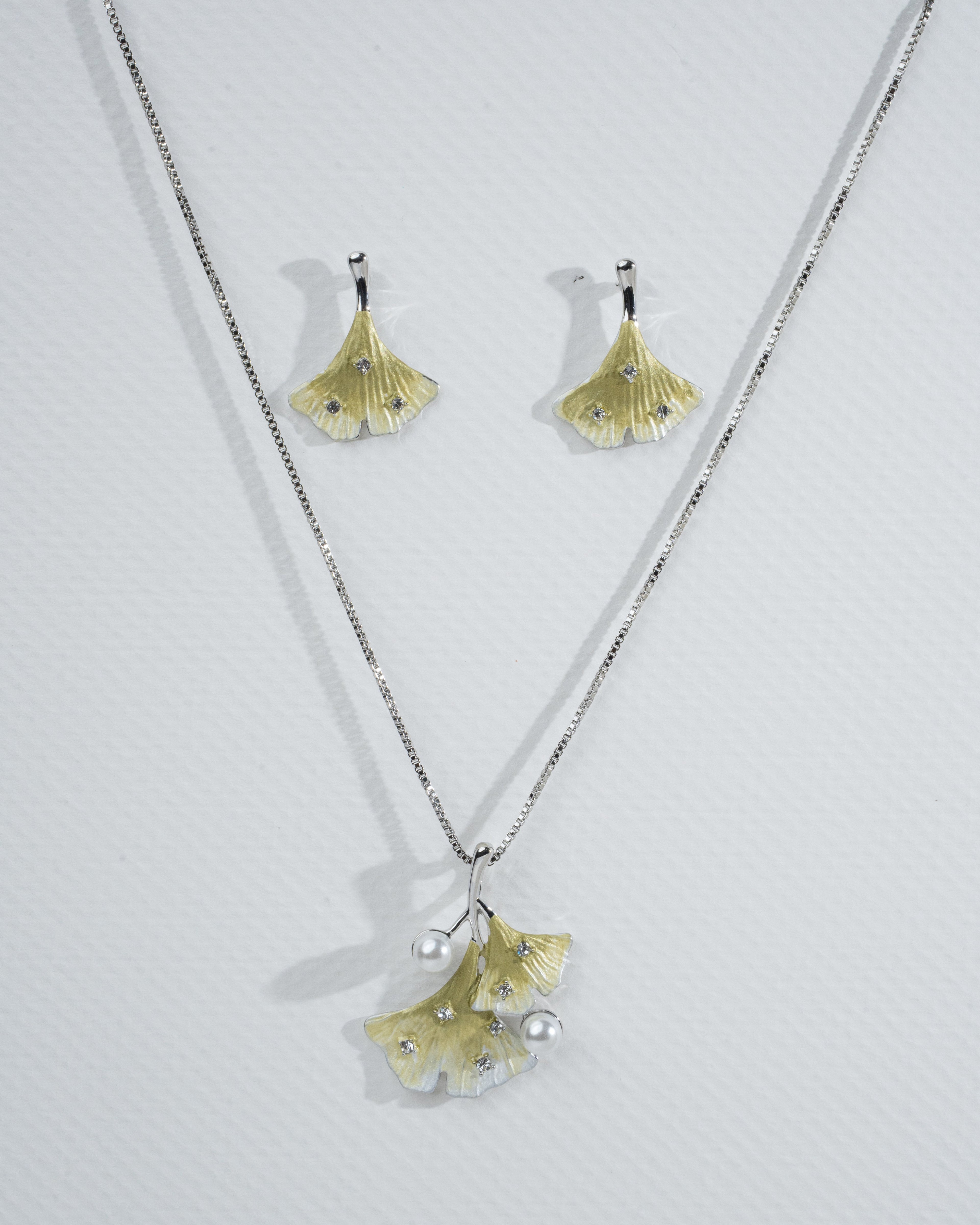 Elegant Ginkgo Leaf Jewelry Set with Pearls and Diamonds