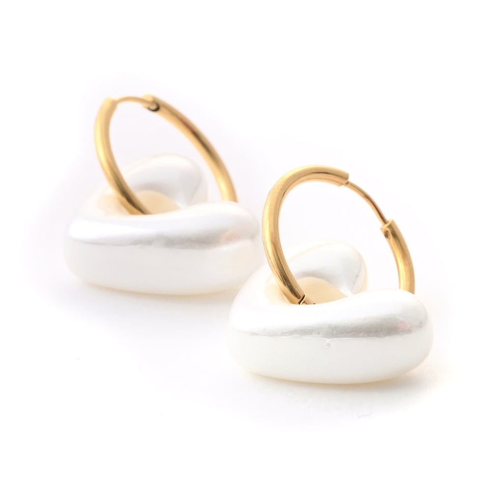 Minimal Heart-Shaped Pearl Hoop Earrings