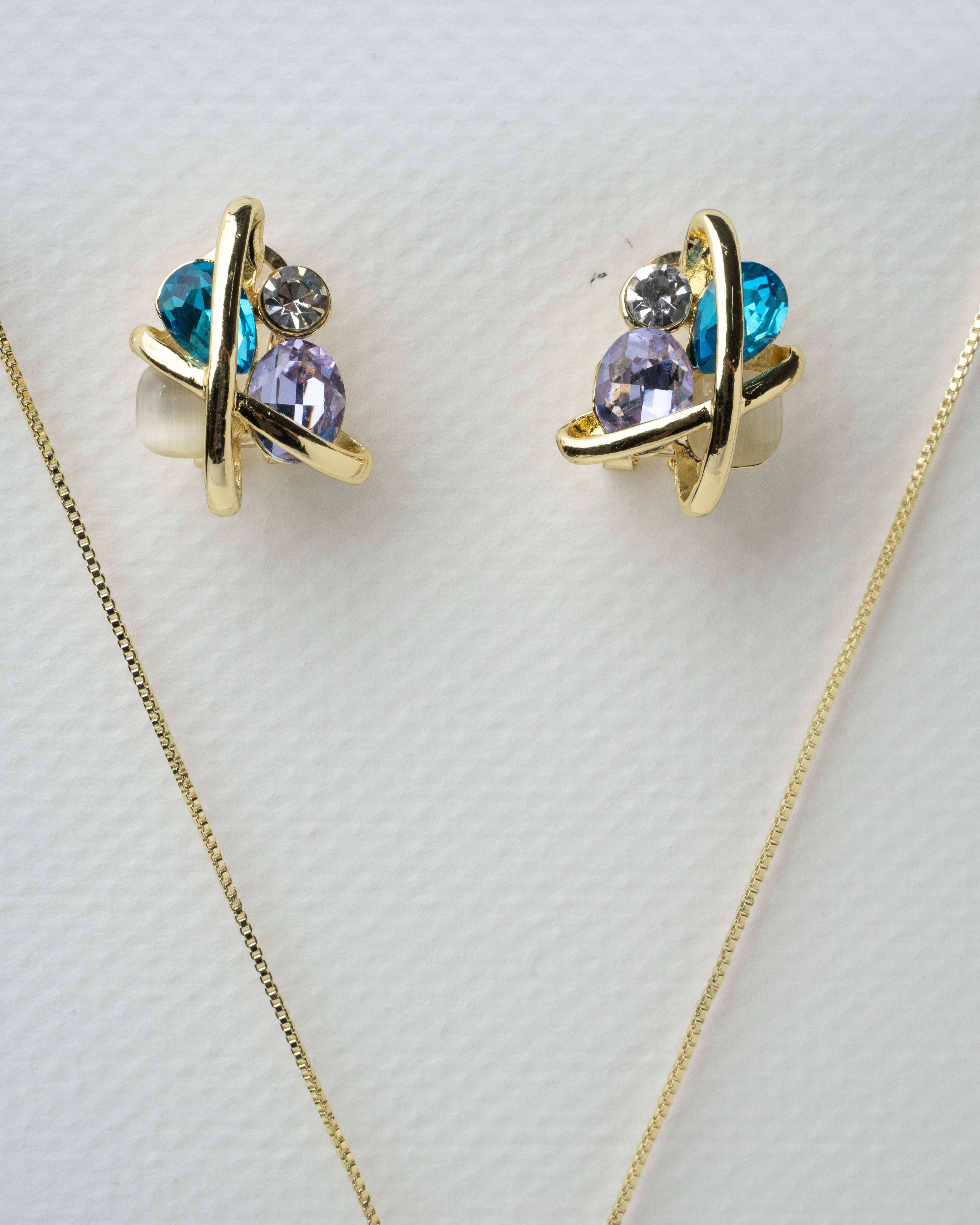 Elegant Multi-Stone Pendant Necklace and Earrings Set