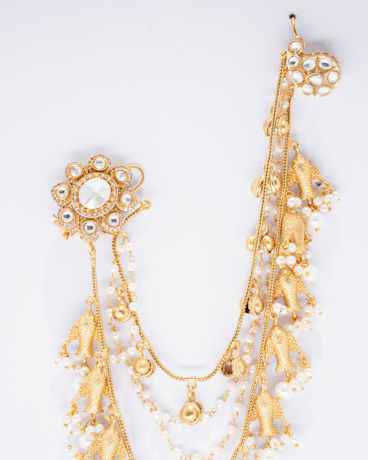 Exquisite Gold-Plated Kundan Maang Tikka with Pearls