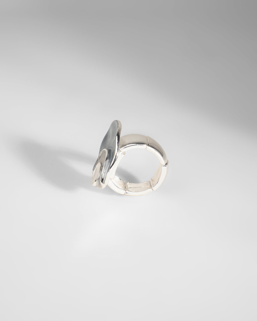 Sleek Silver-Etched Ring with Modern Design